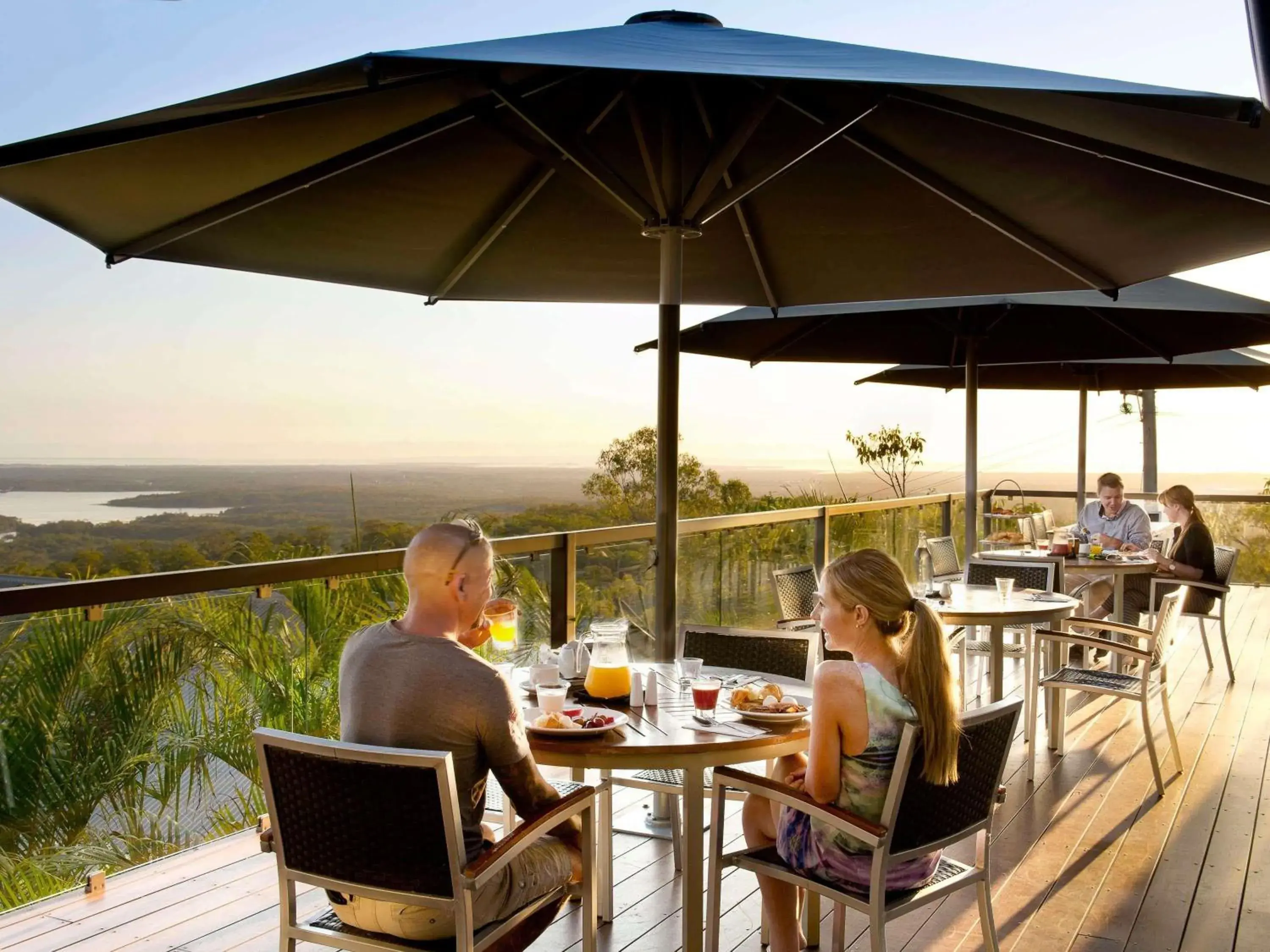 Restaurant/places to eat in Mercure Clear Mountain Lodge Restaurant/places to eat in Mercure Clear Mountain Lodge