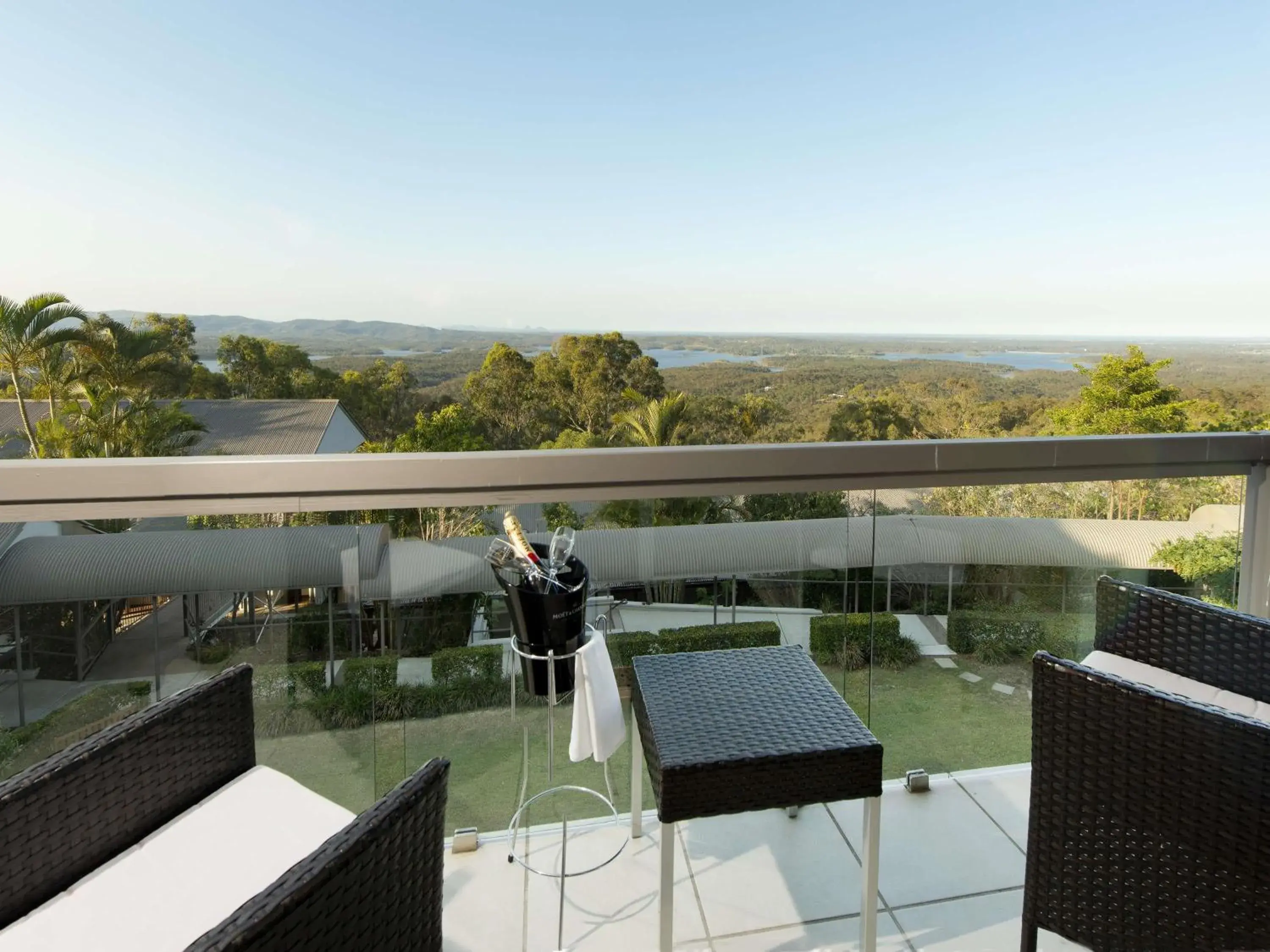 Bedroom in Mercure Clear Mountain Lodge Bedroom in Mercure Clear Mountain Lodge