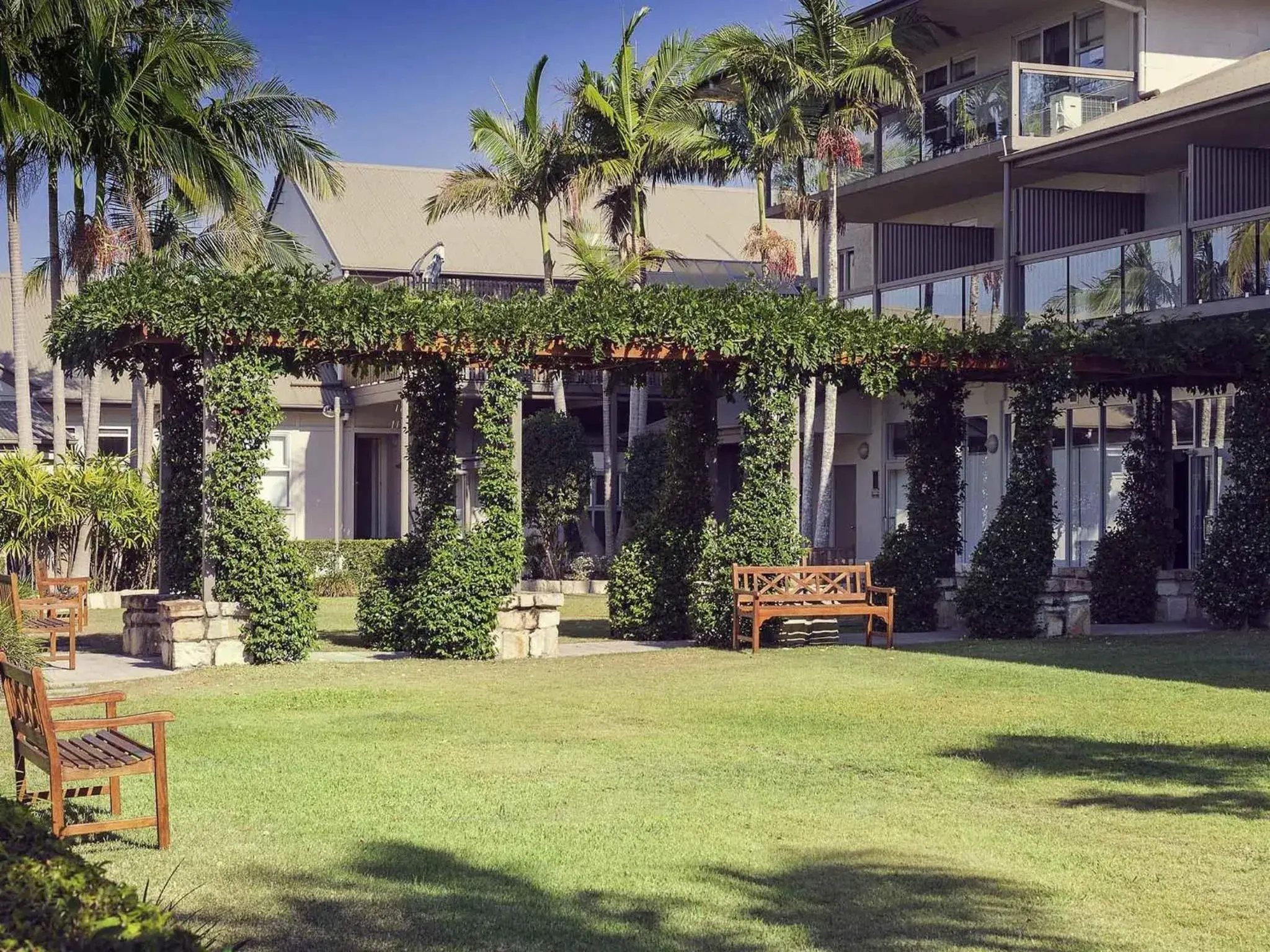 Property building in Mercure Clear Mountain Lodge Property building in Mercure Clear Mountain Lodge