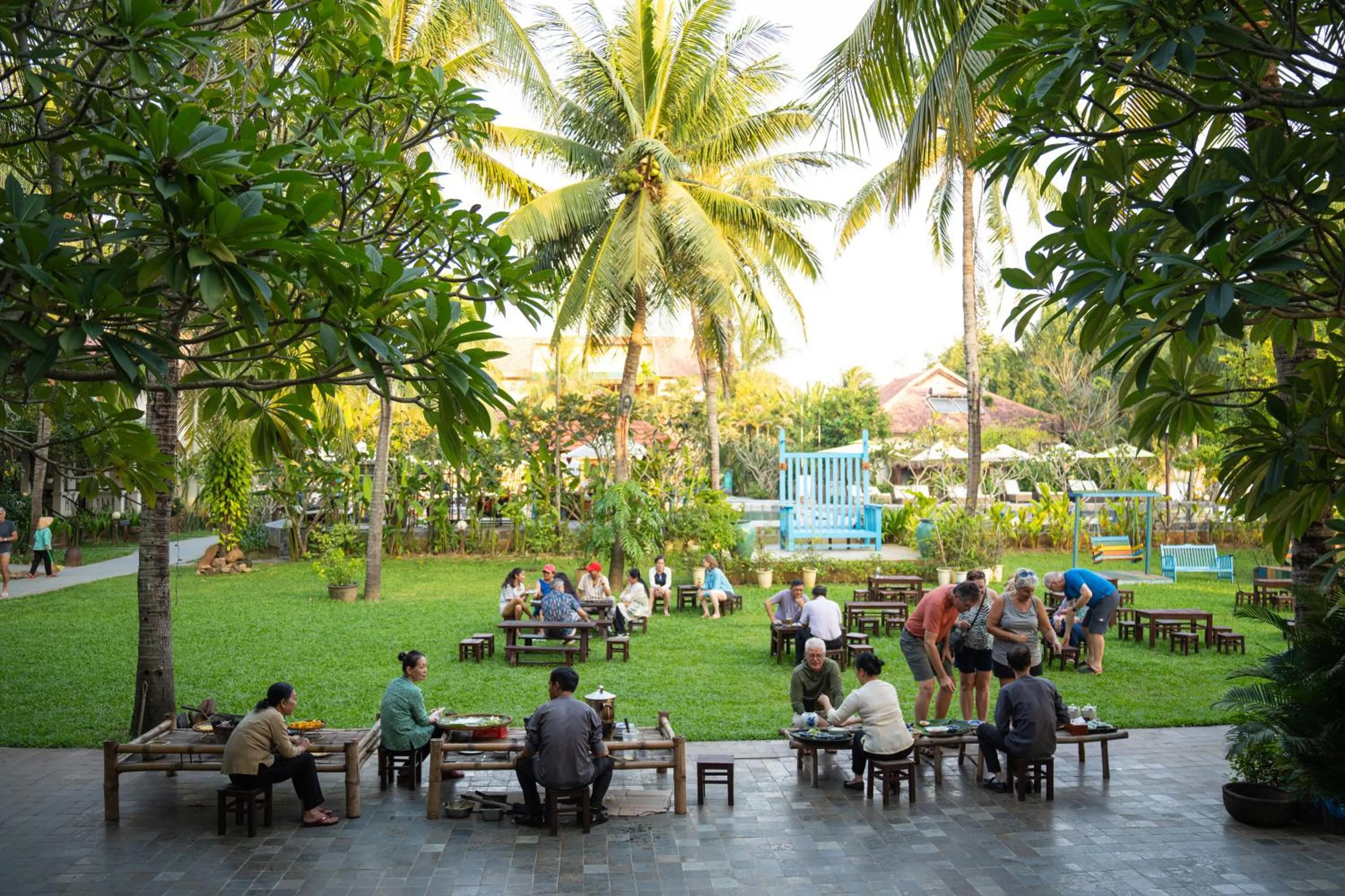 Vinh Hung Riverside Resort & Spa