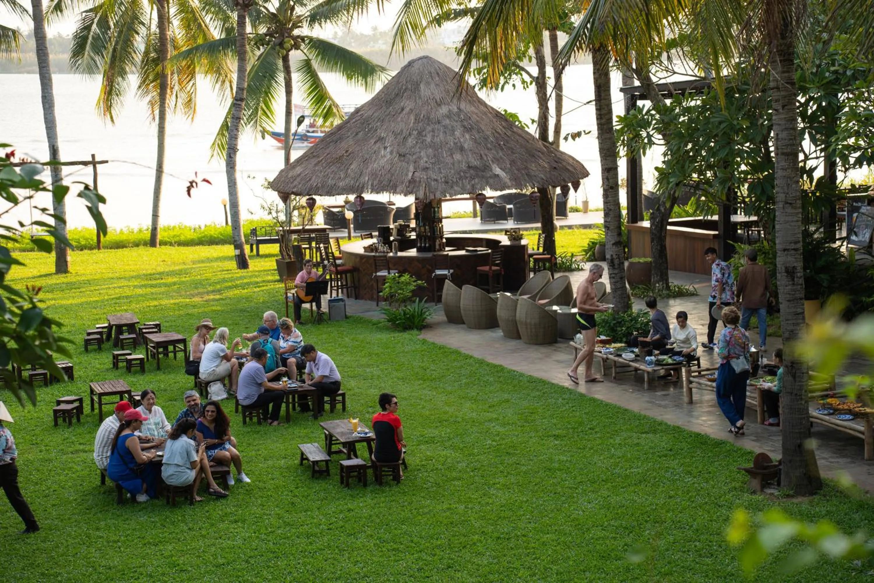 Vinh Hung Riverside Resort & Spa