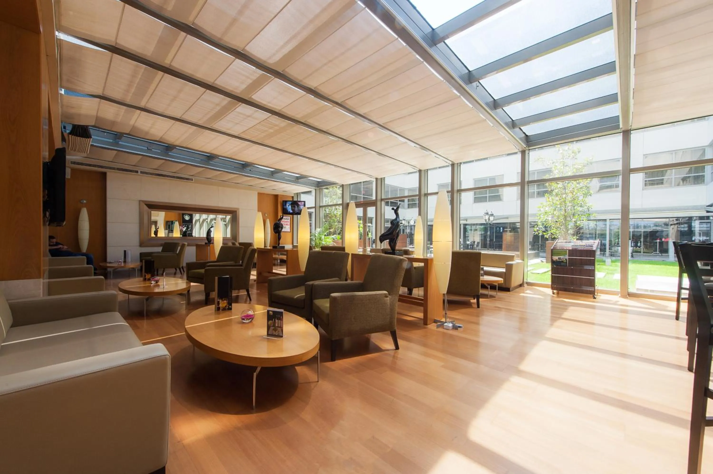 Lounge or bar in ISG Sabiha Gökçen Airport Hotel