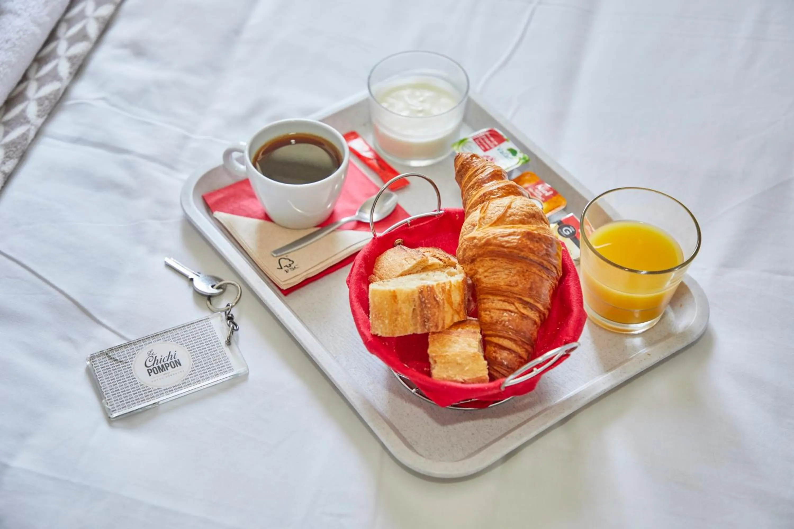 Breakfast in Logis Hôtel AMBROISE