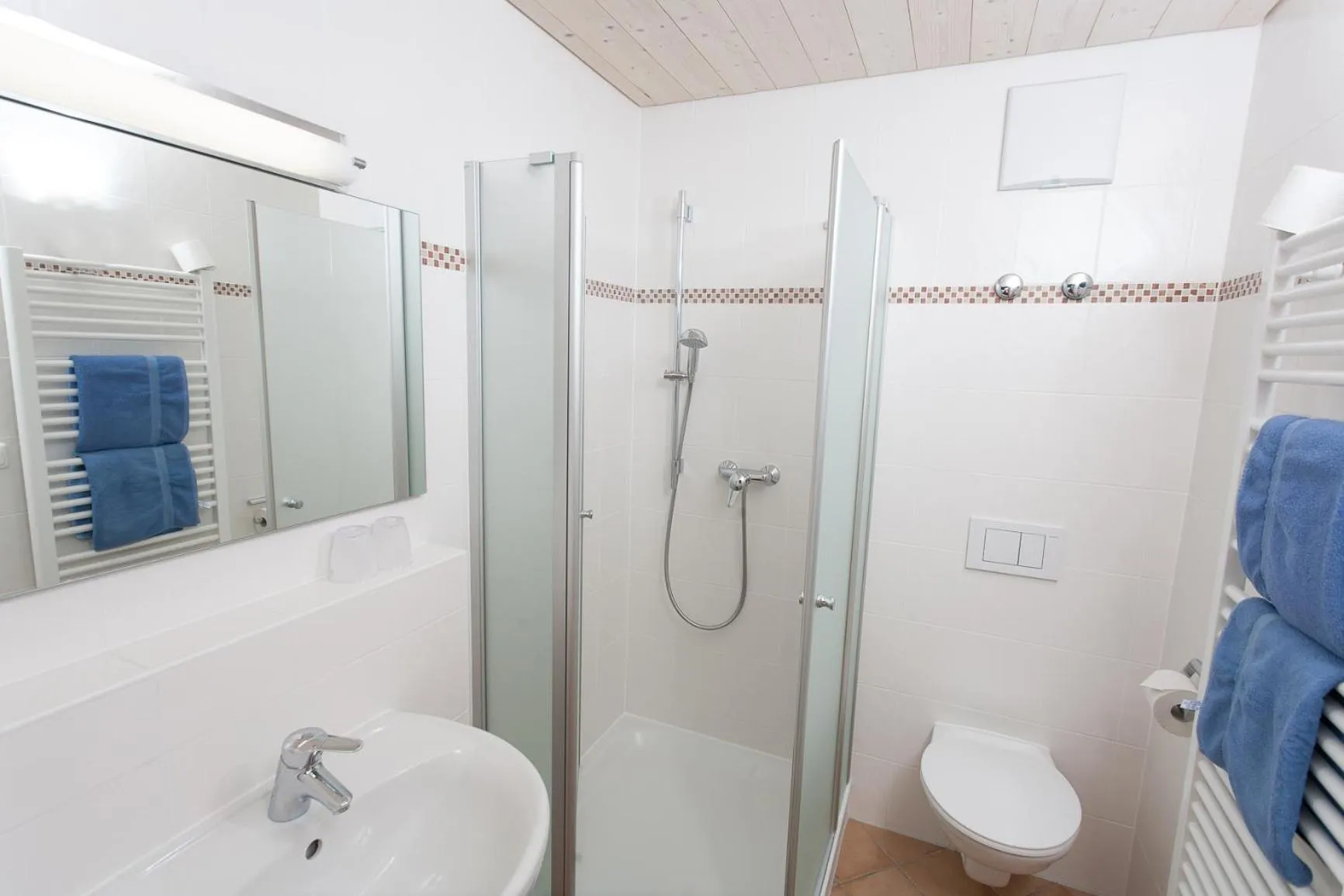 Bathroom in Fideliushaus