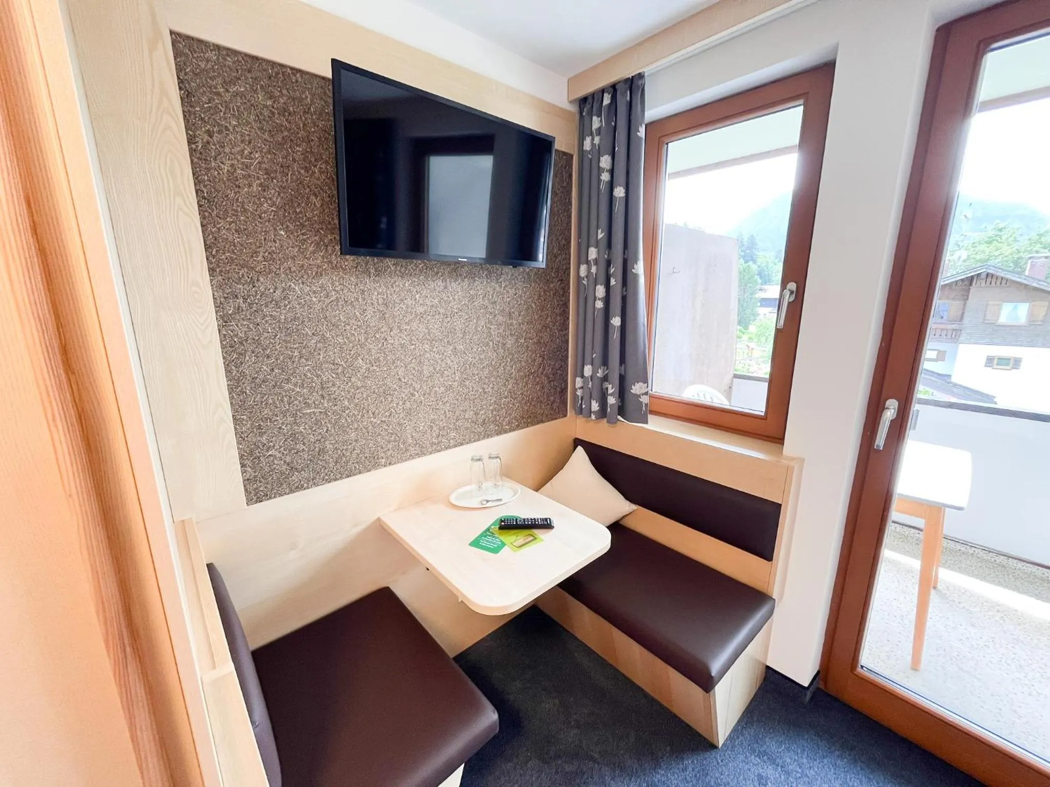 Photo of the whole room in Fideliushaus