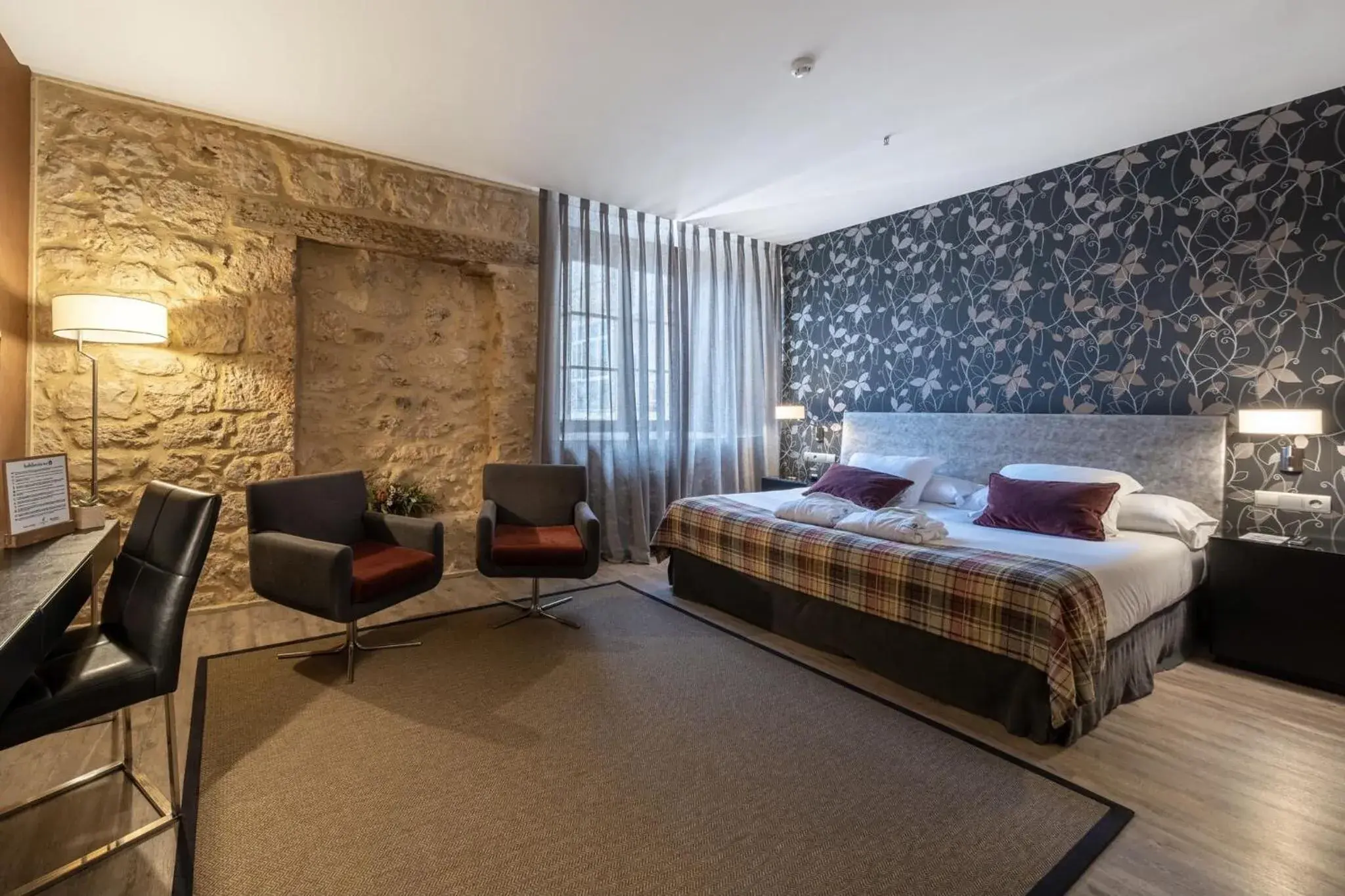 Photo of the whole room, Bed in Castilla Termal Burgo de Osma Photo of the whole room, Bed in Castilla Termal Burgo de Osma