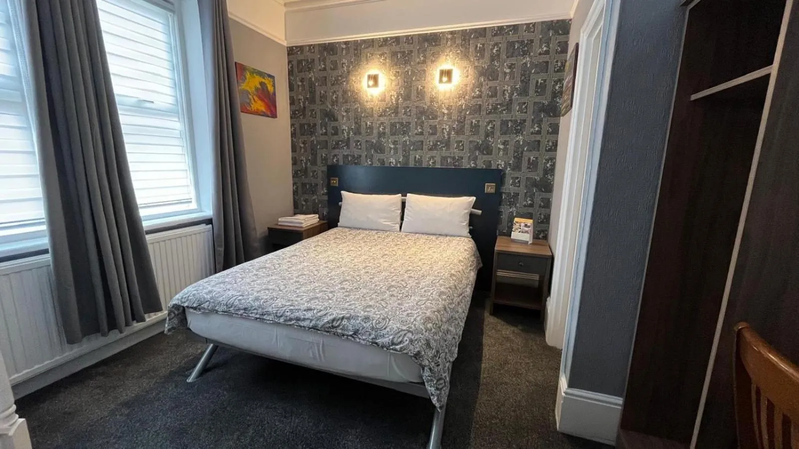 Bedroom, Bed in Charlotte Guest House