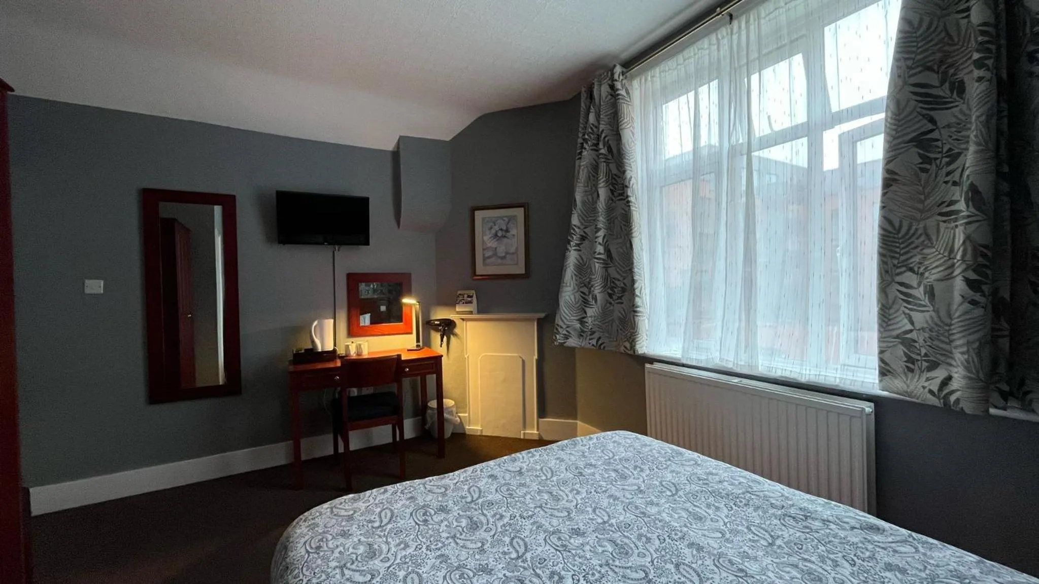 Bedroom, Bed in Charlotte Guest House