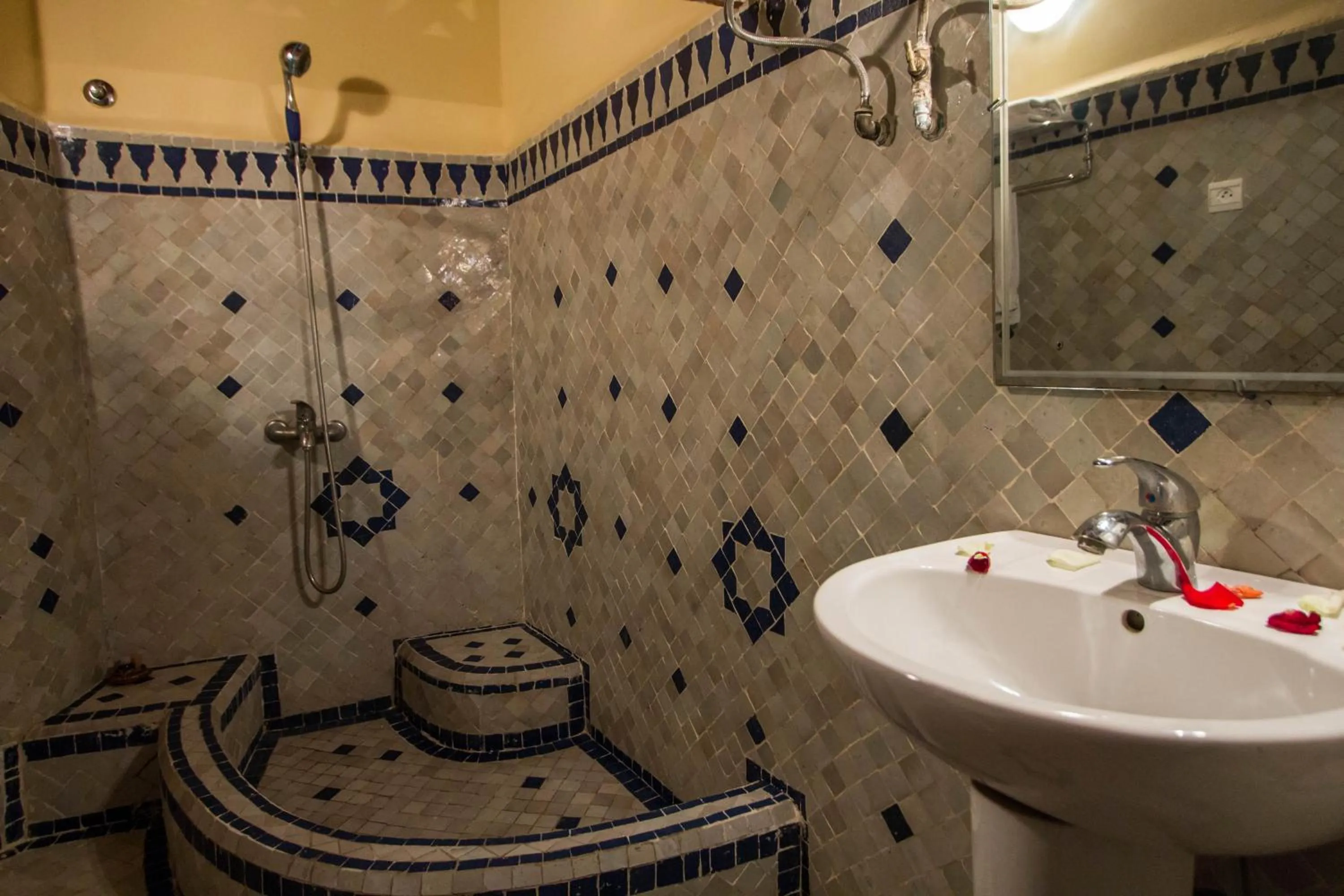 Bathroom in Riad Ibn Khaldoun