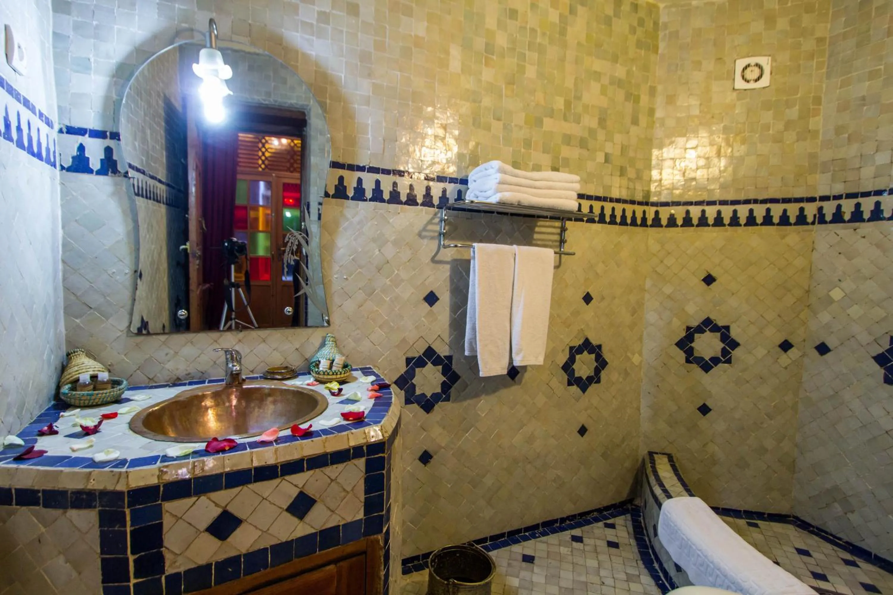Bathroom in Riad Ibn Khaldoun