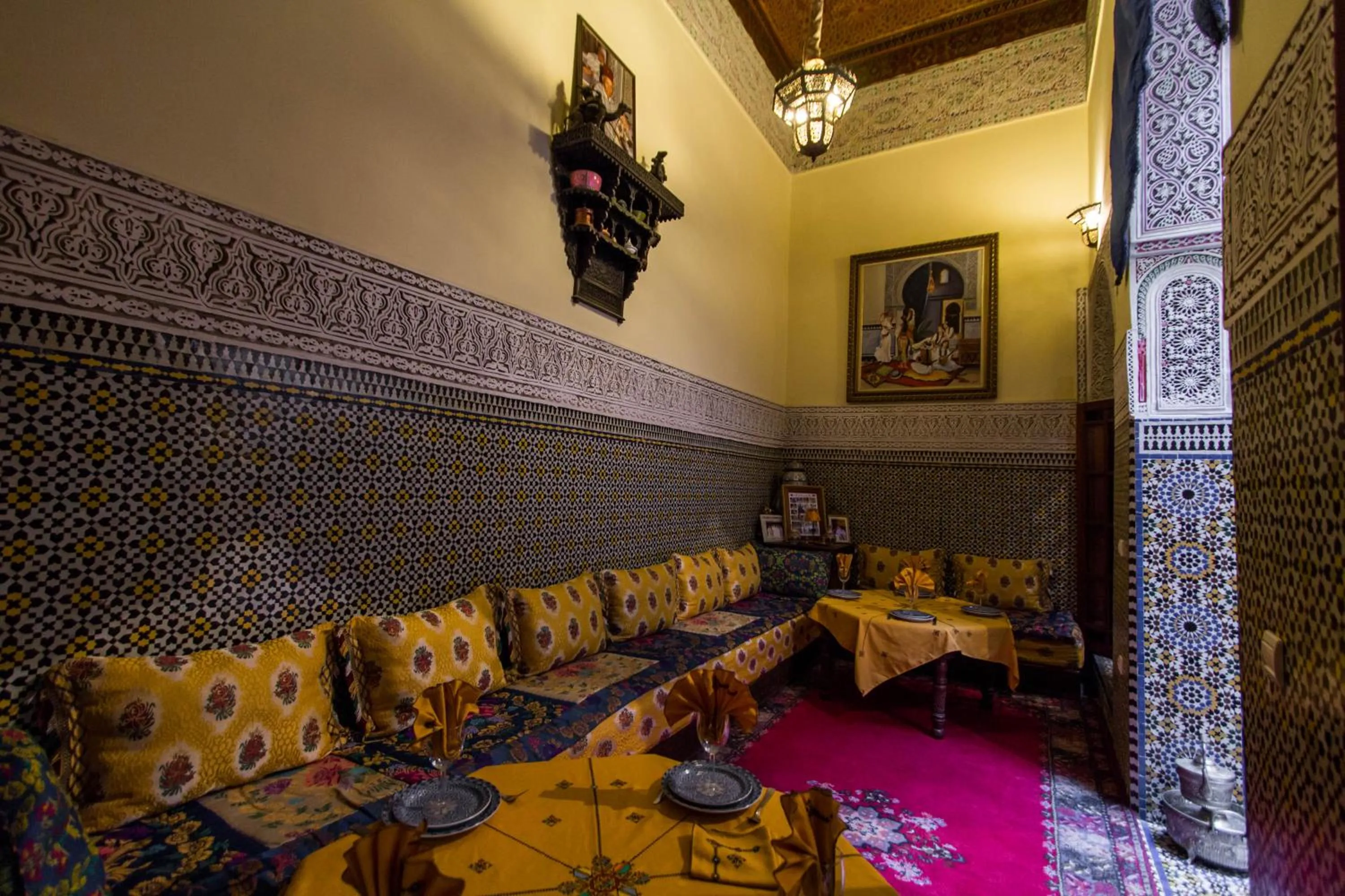Restaurant/places to eat in Riad Ibn Khaldoun