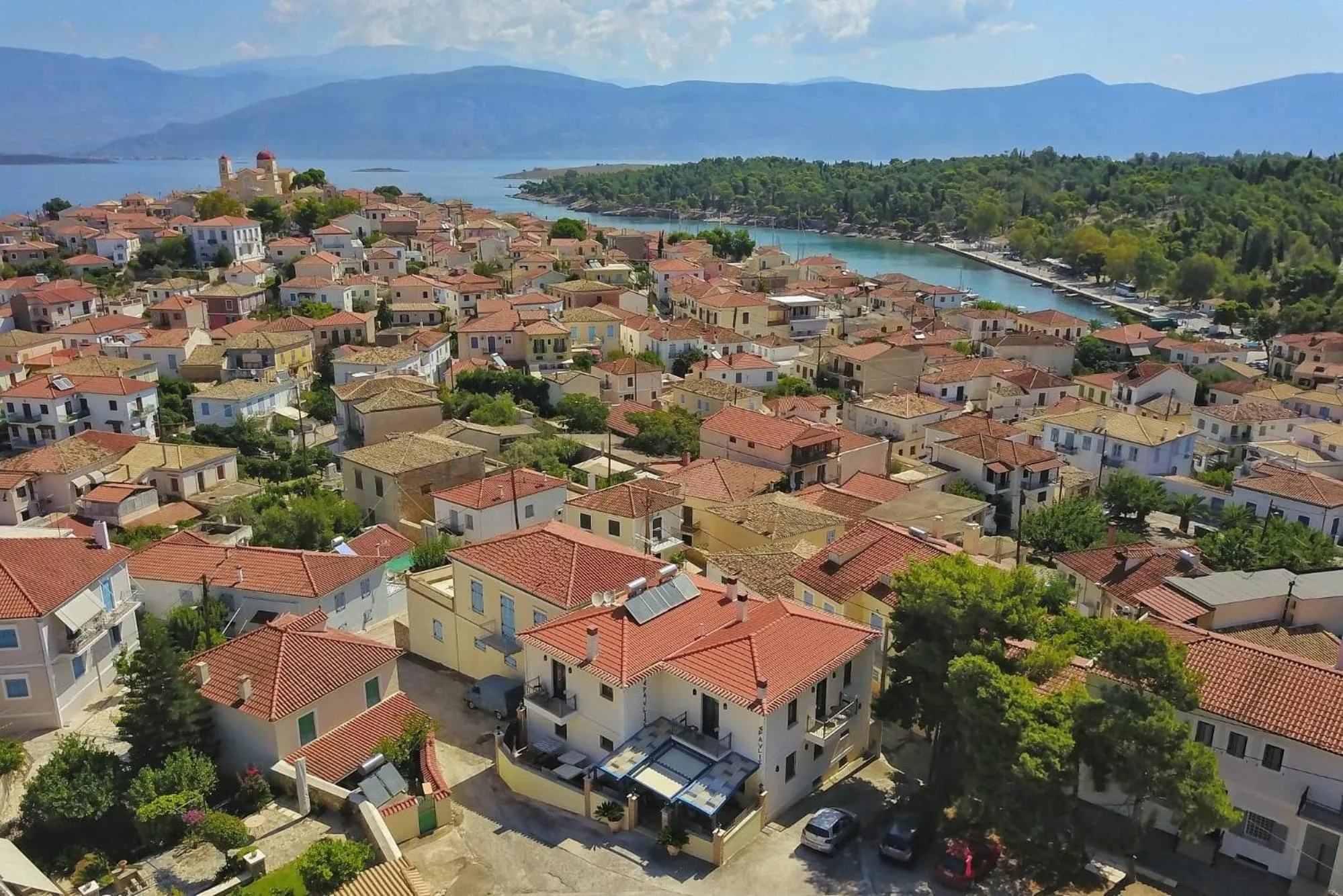 ''EPAVLIS boutique GALAXIDI''