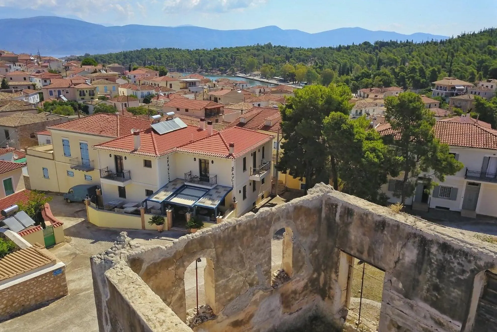 Nearby landmark in ''EPAVLIS boutique GALAXIDI''