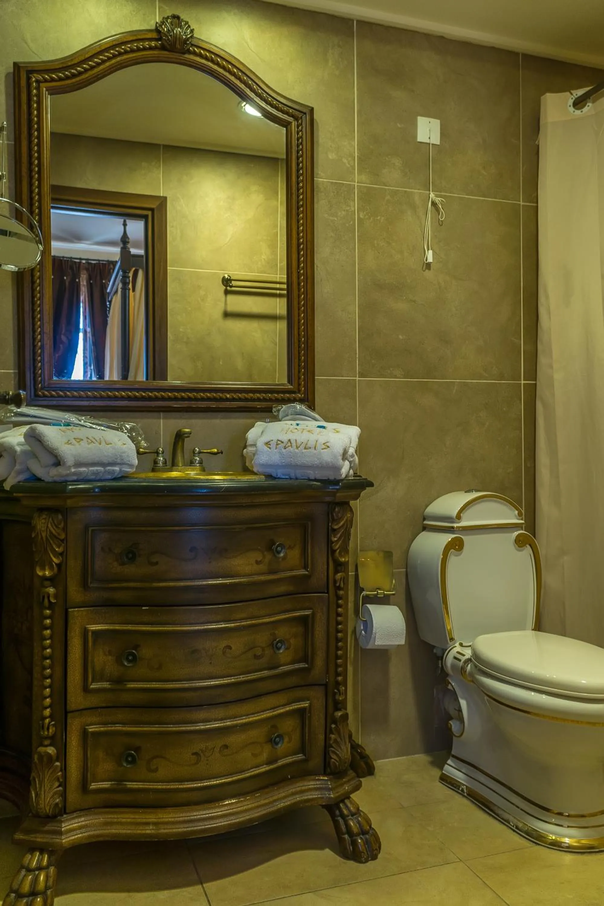 ''EPAVLIS boutique GALAXIDI''