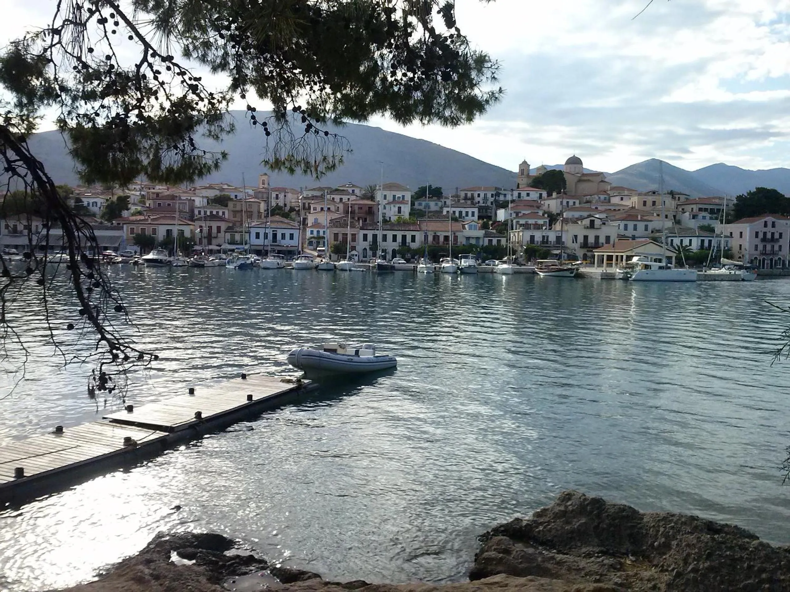 Activities in ''EPAVLIS boutique GALAXIDI''