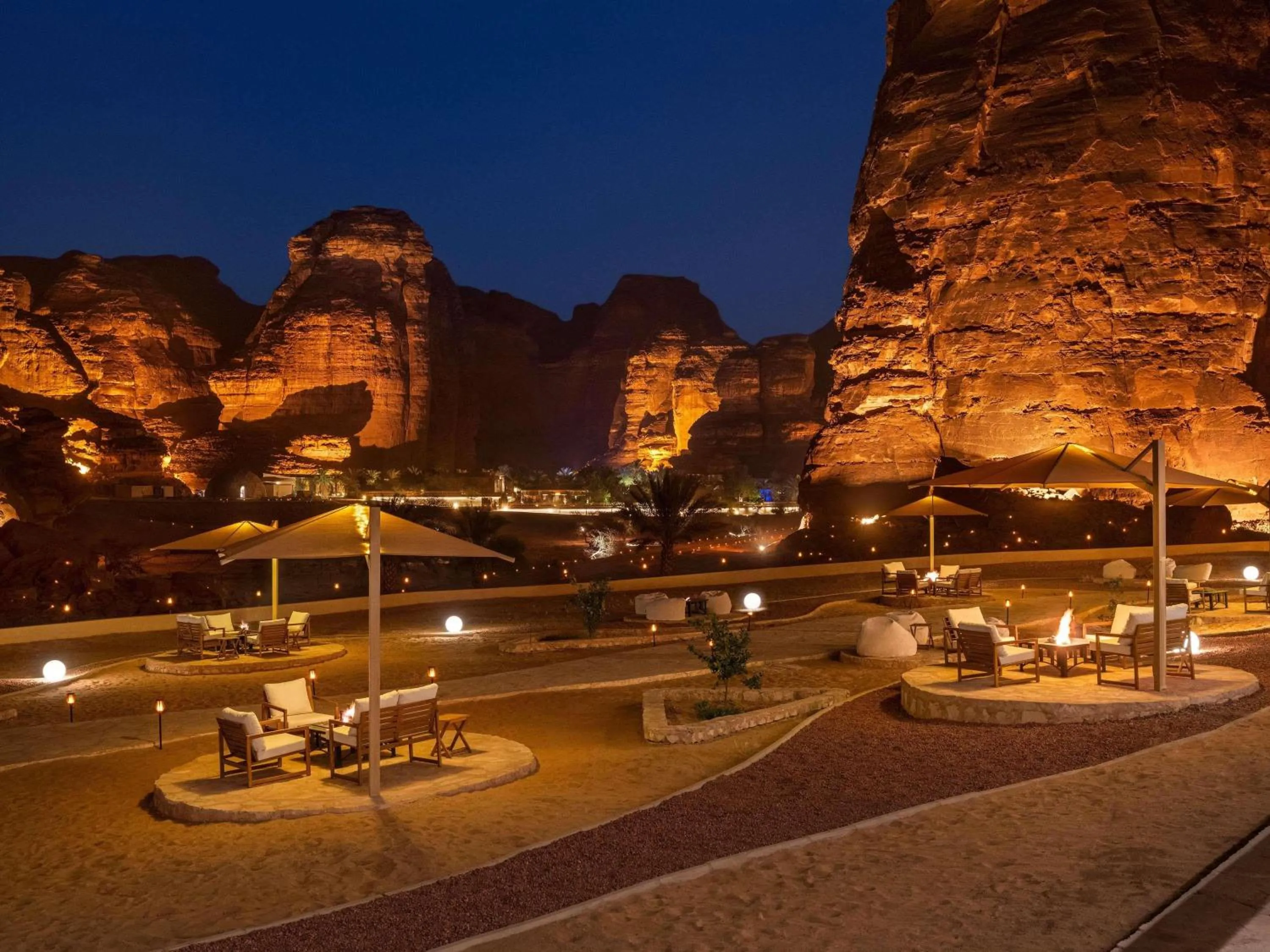 Restaurant/places to eat in Shaden Resort