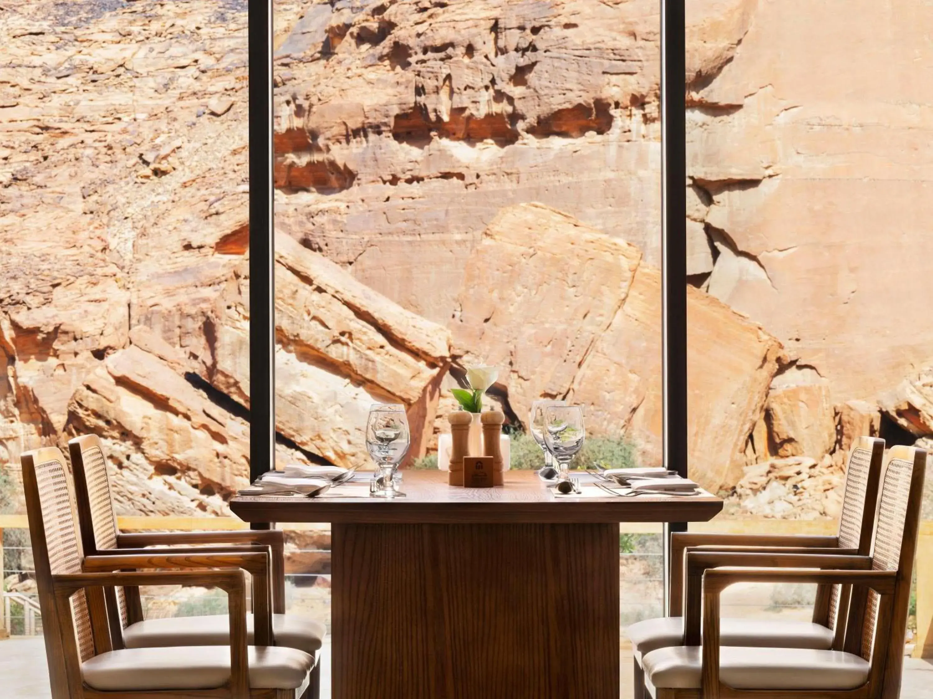 Restaurant/places to eat in Shaden Resort Restaurant/places to eat in Shaden Resort