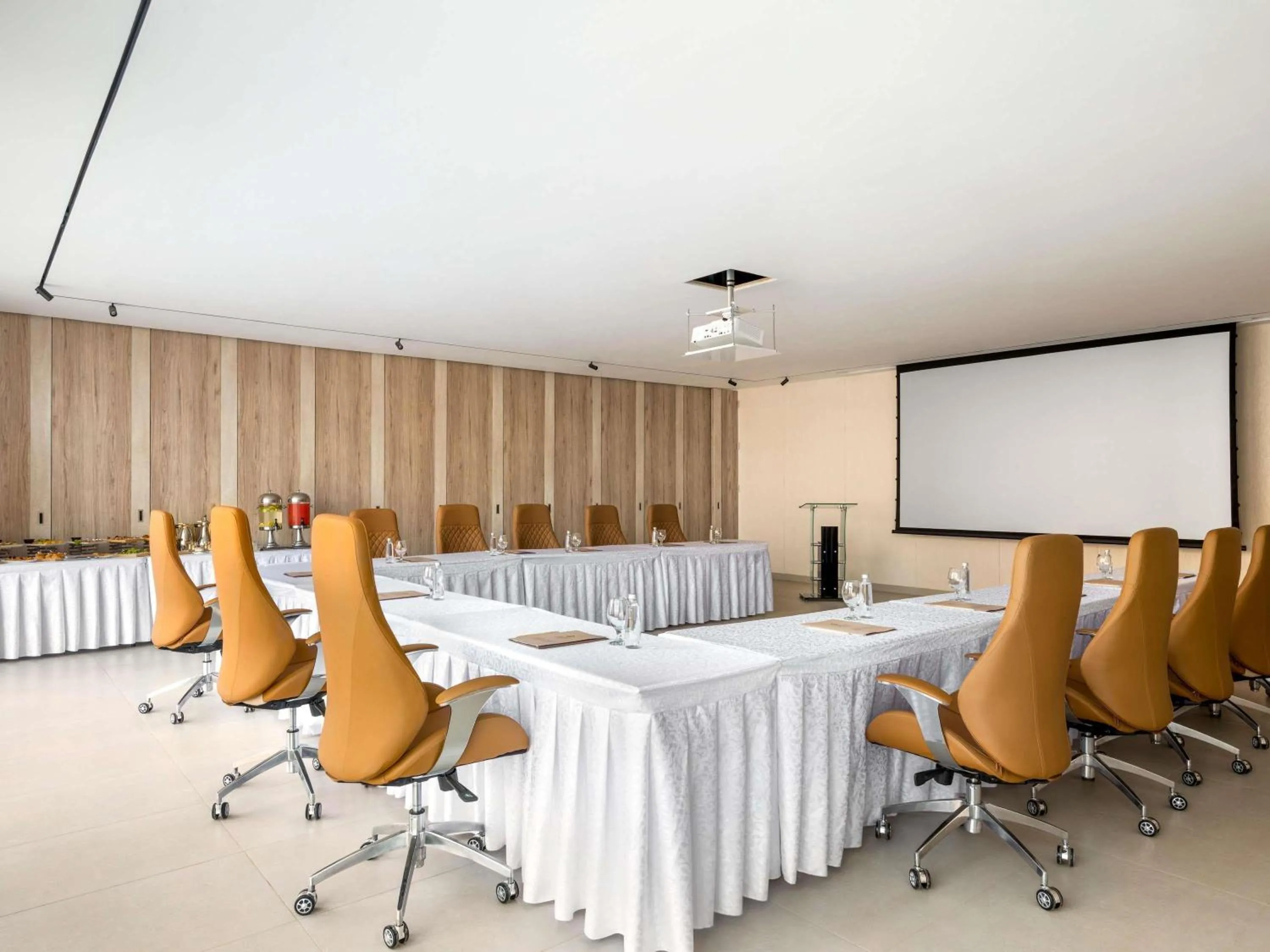 Meeting/conference room in Shaden Resort