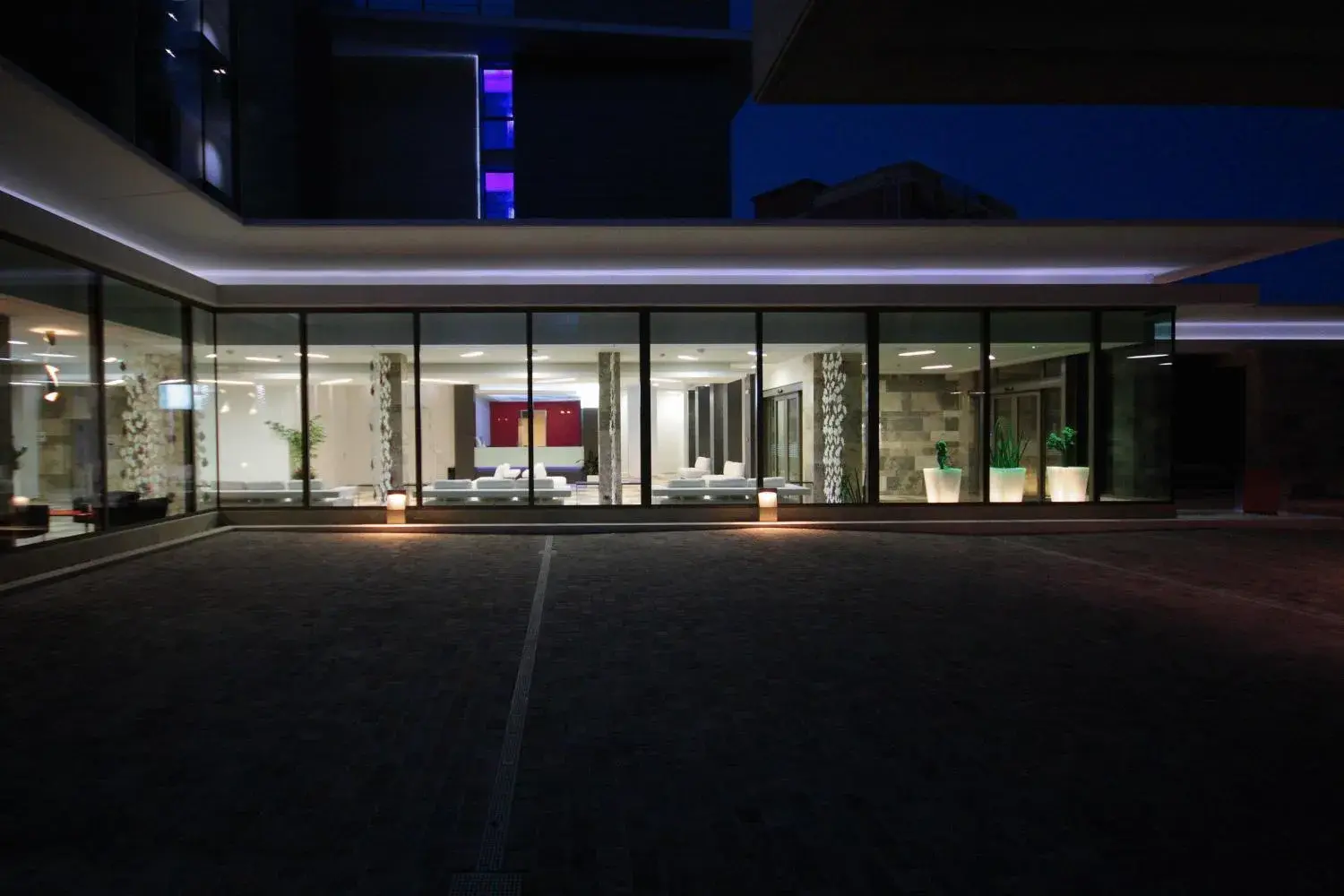 Facade/entrance in Hotel Nazionale Facade/entrance in Hotel Nazionale