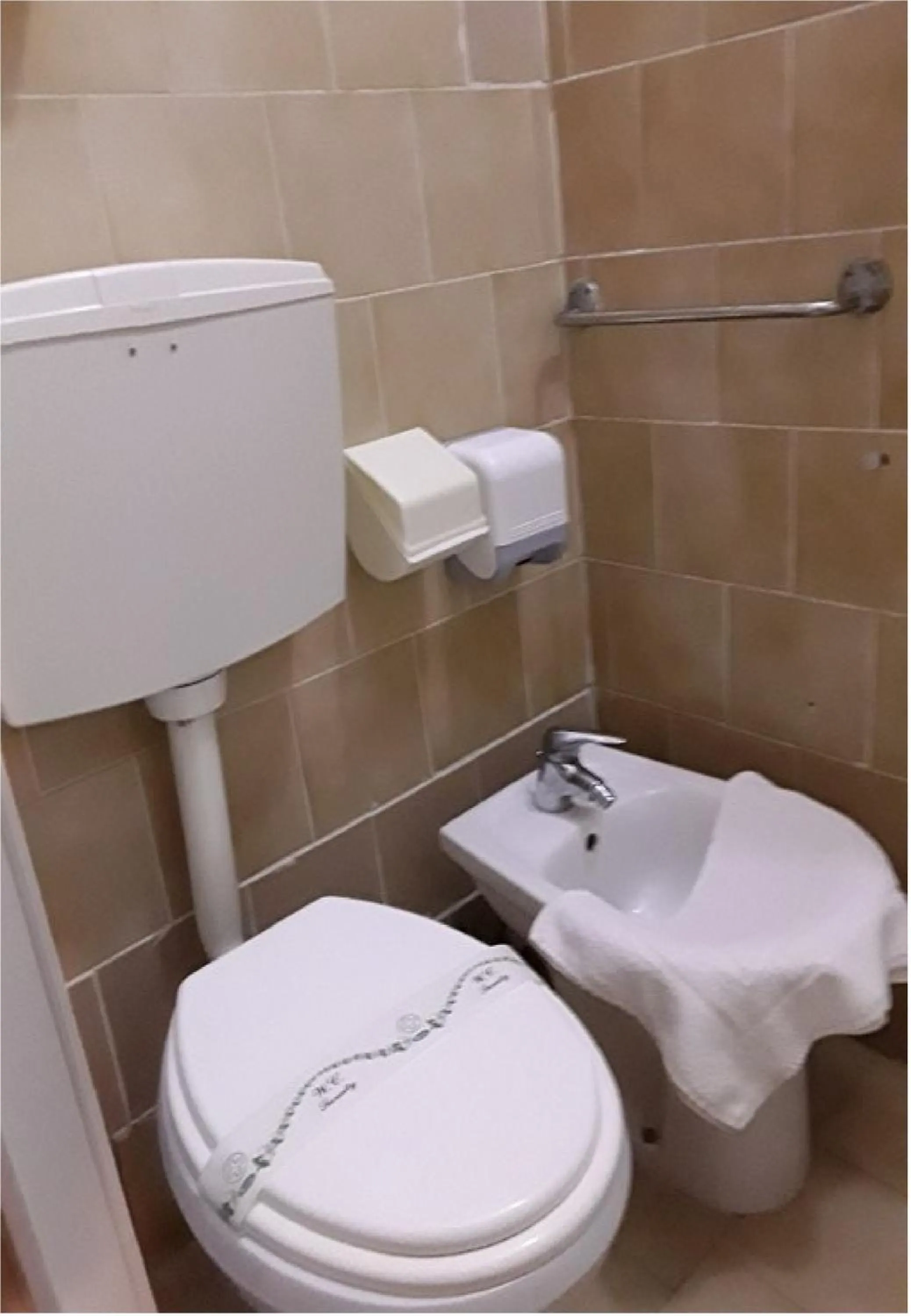 Toilet in HOTEL MAIDA