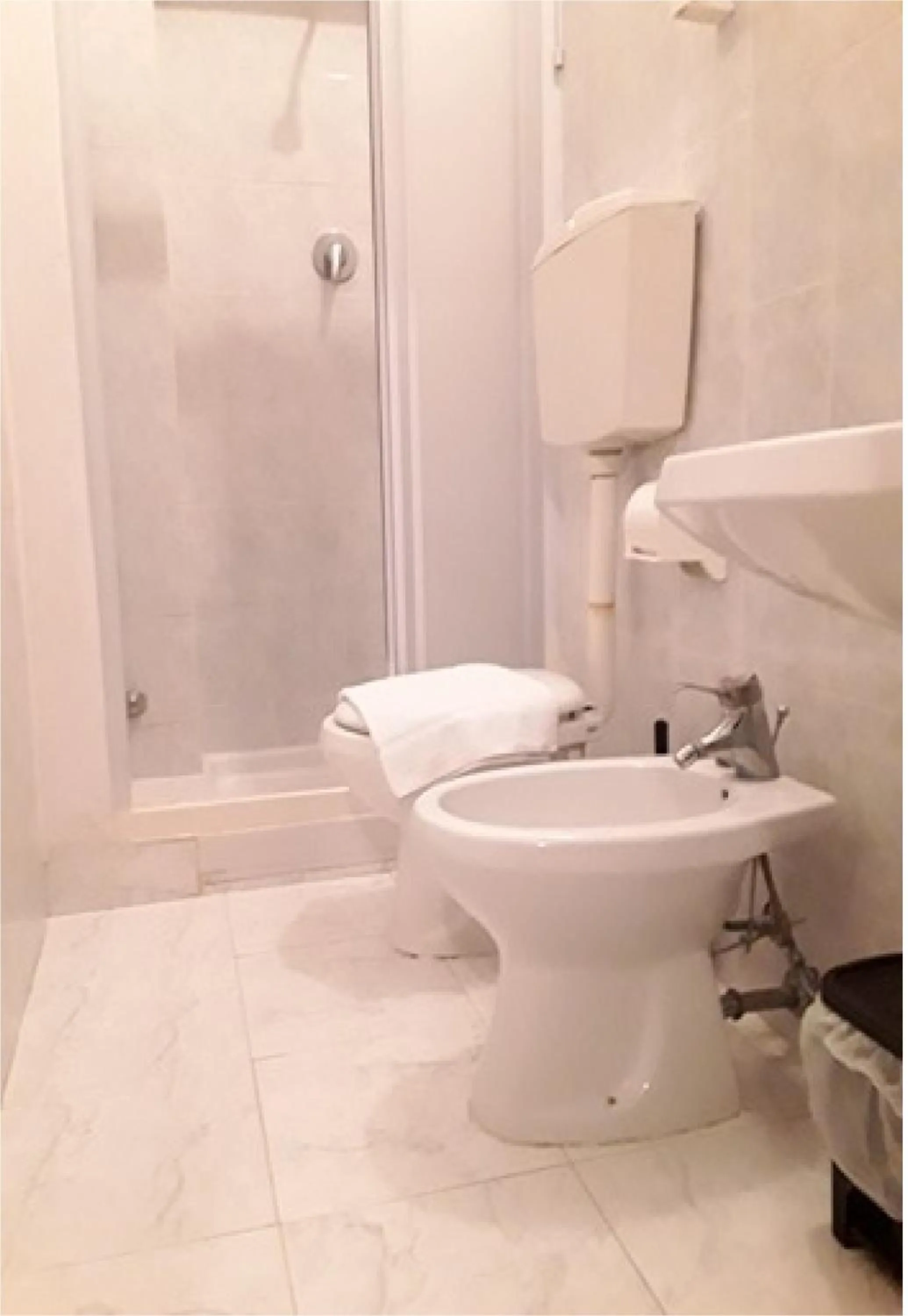 Shower in HOTEL MAIDA