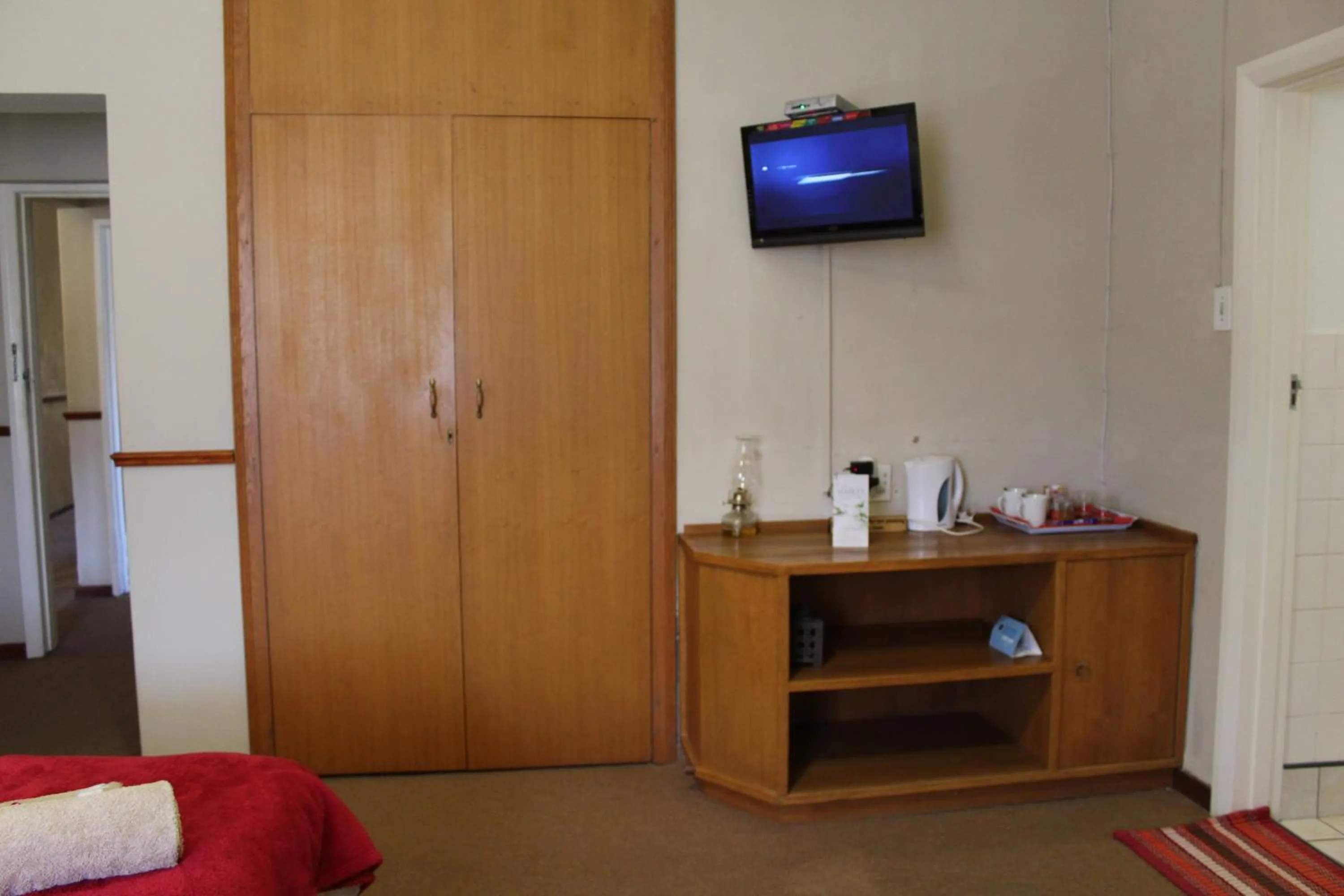 Photo of the whole room, Bed in The Hamlet Country Lodge