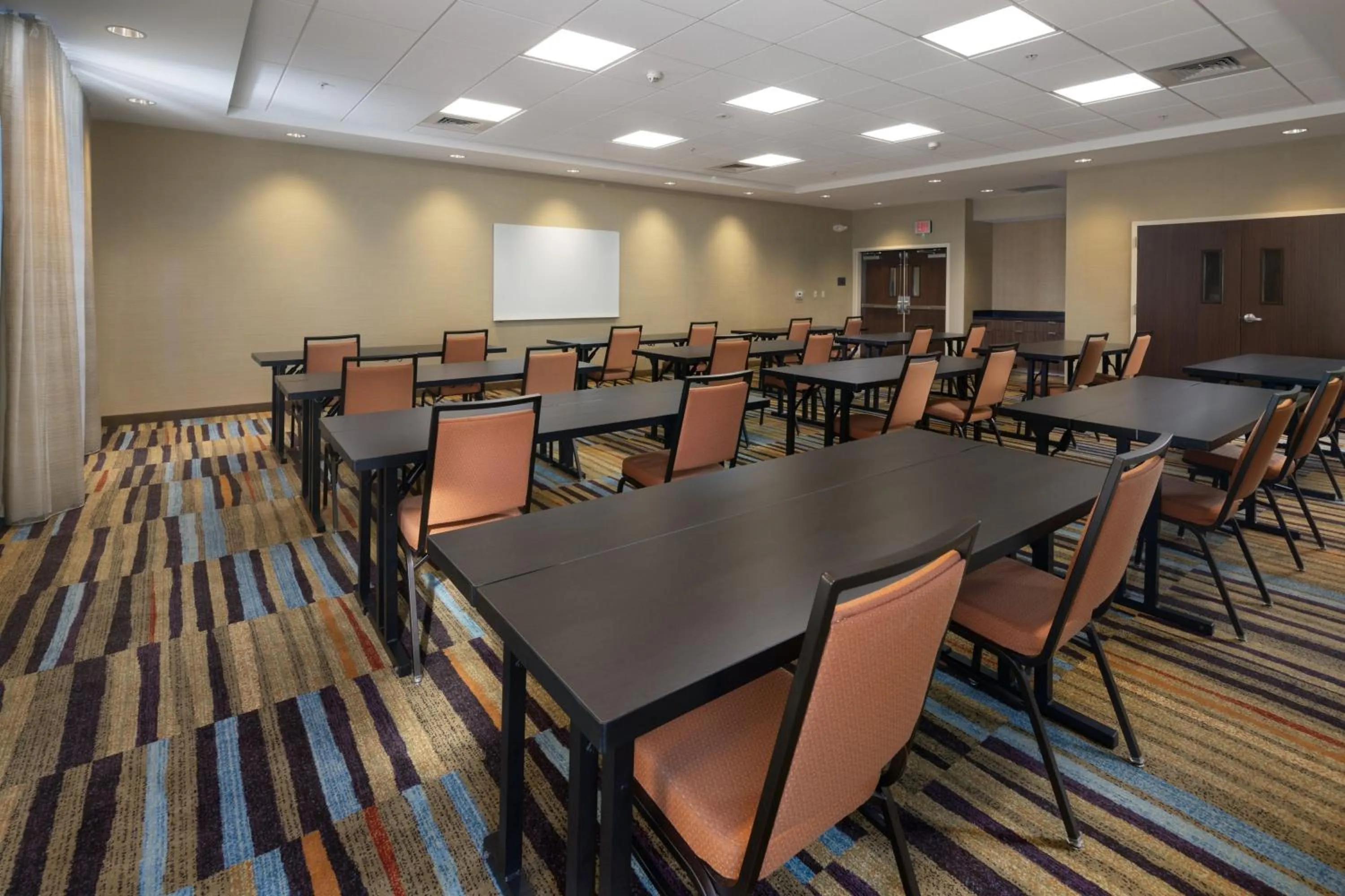 Meeting/conference room in Fairfield Inn & Suites by Marriott Asheville Tunnel Road