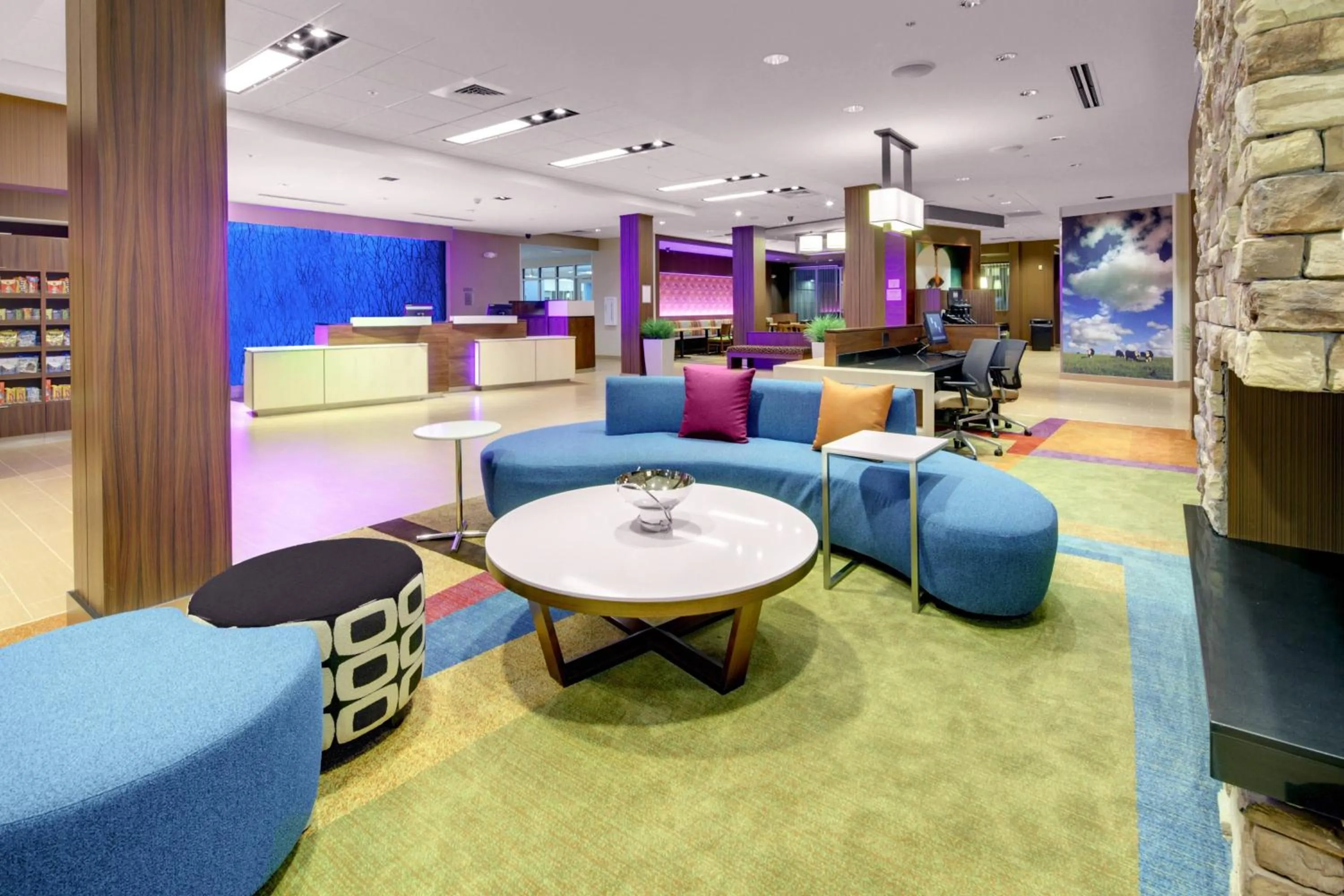 Lobby or reception in Fairfield Inn & Suites by Marriott Asheville Tunnel Road