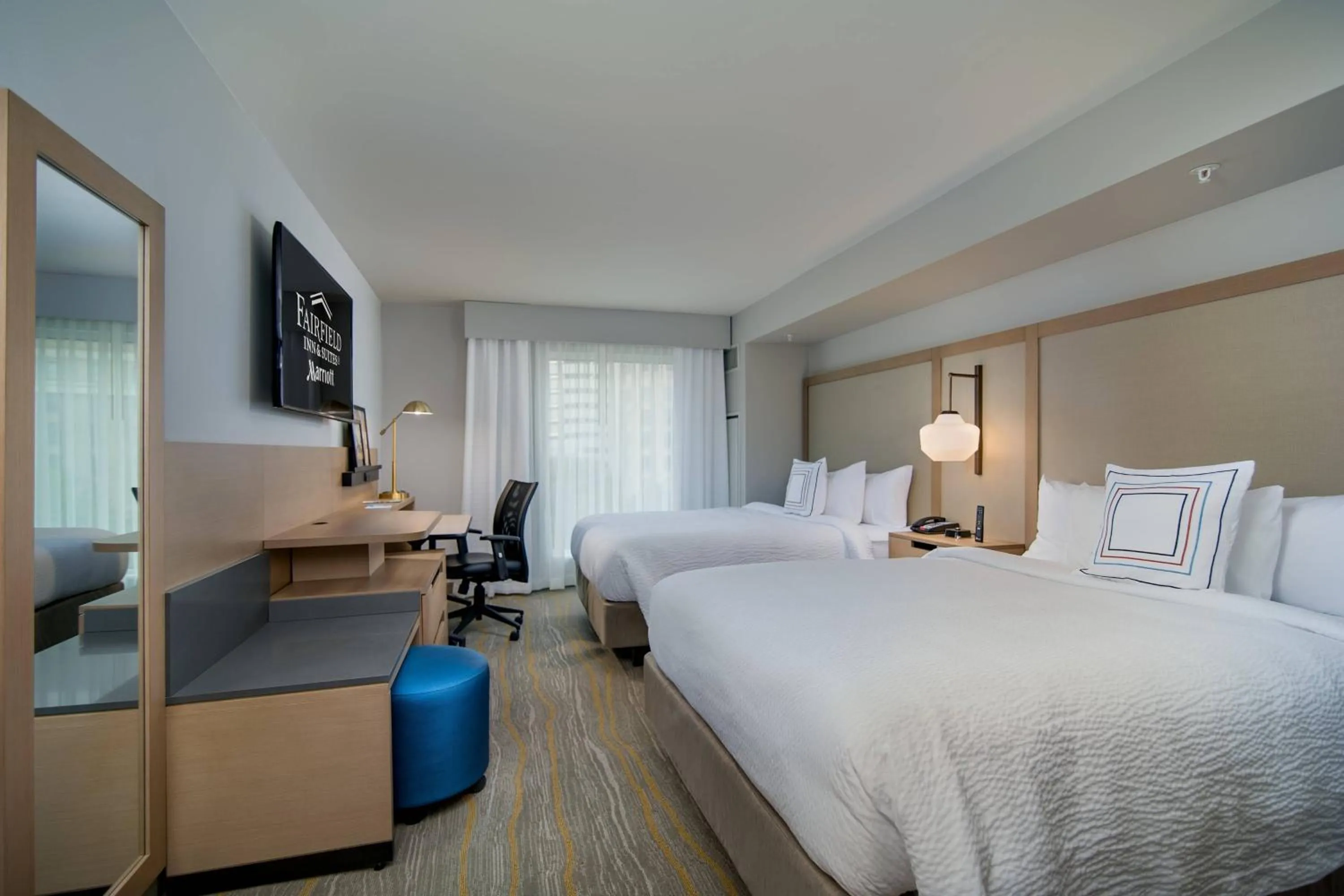 Photo of the whole room, Bed in Fairfield Inn & Suites Fort Worth Downtown/Convention Center