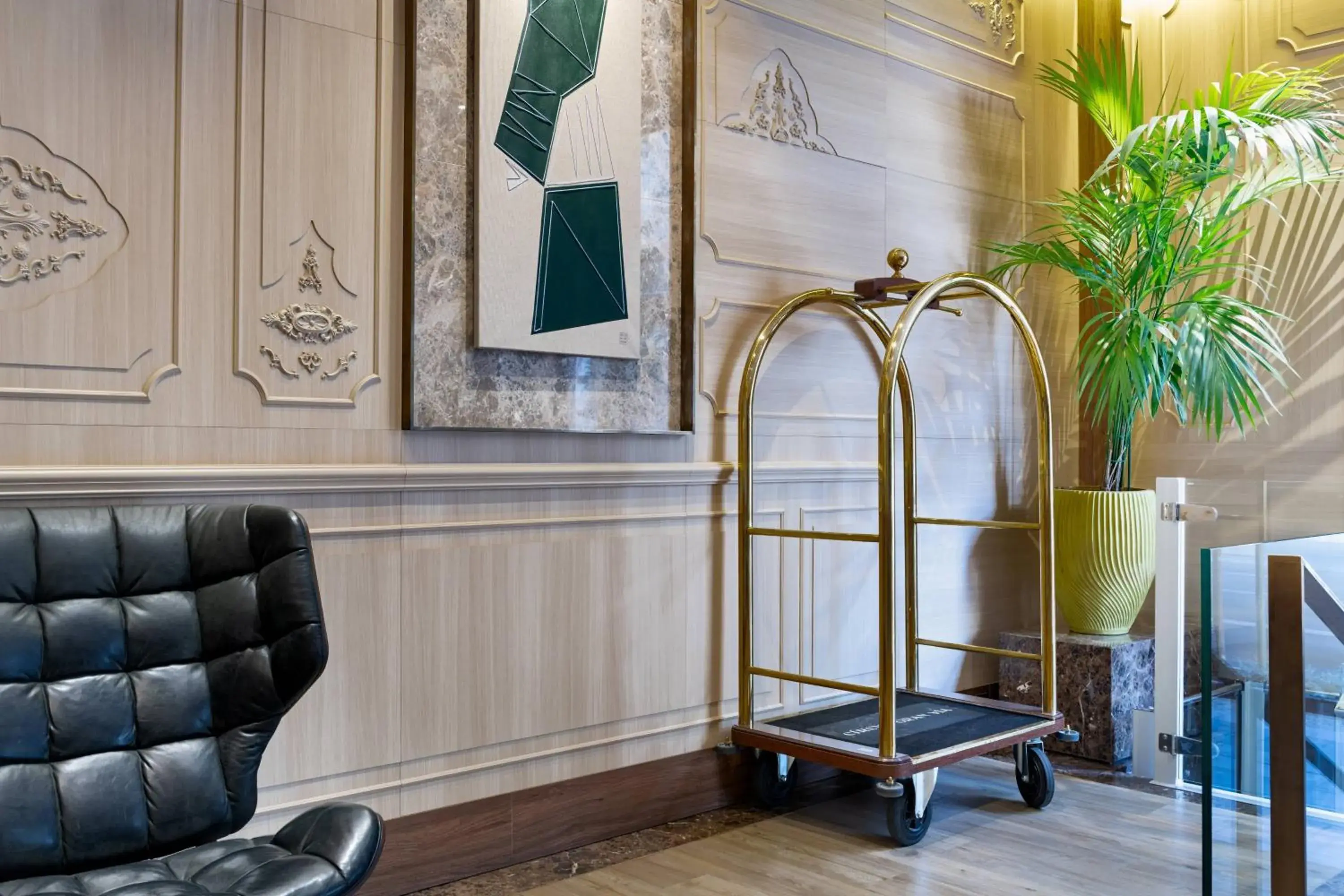 Lobby or reception in Círculo Gran Vía, Autograph Collection (Adults Only) Lobby or reception in Círculo Gran Vía, Autograph Collection (Adults Only)