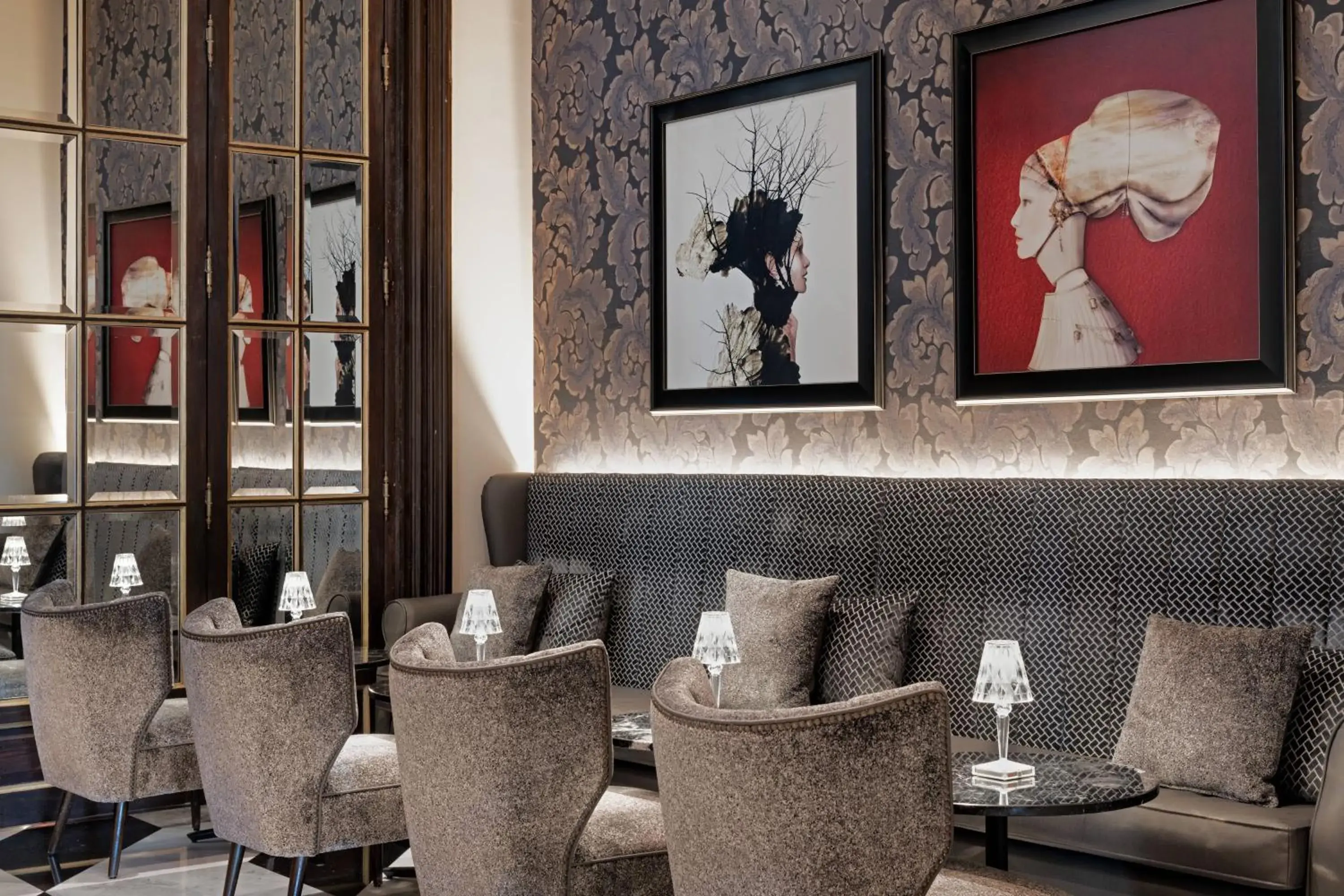 Lounge or bar in Círculo Gran Vía, Autograph Collection (Adults Only) Lounge or bar in Círculo Gran Vía, Autograph Collection (Adults Only)