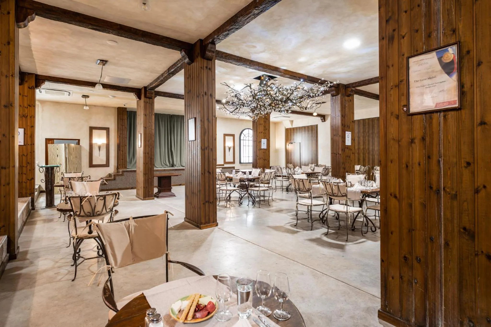 Restaurant/places to eat in Festa Via Pontica