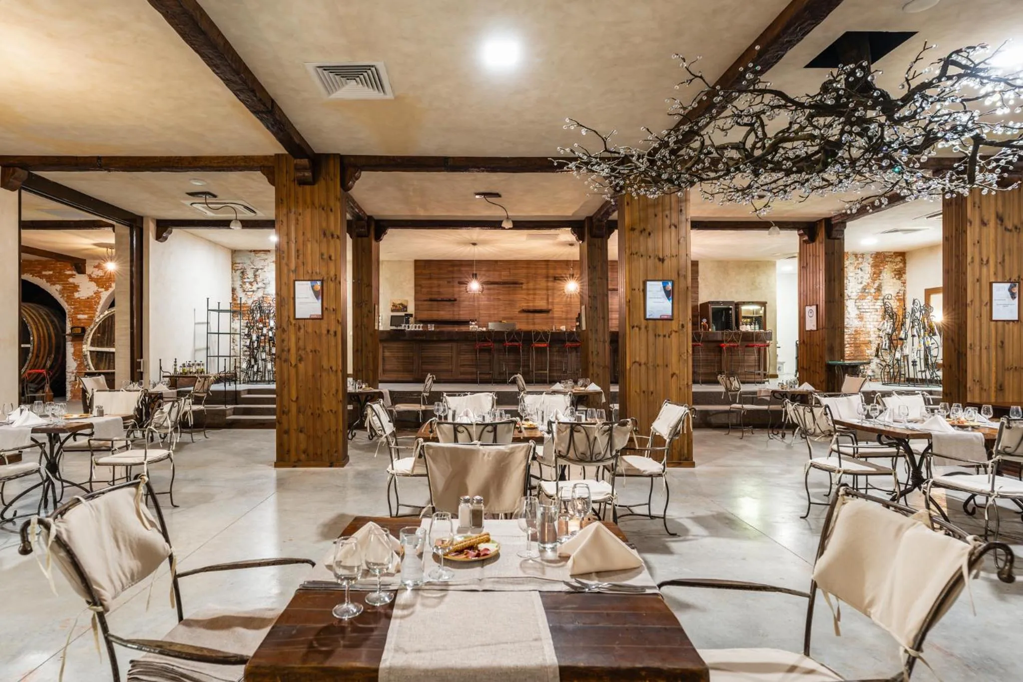 Restaurant/places to eat in Festa Via Pontica