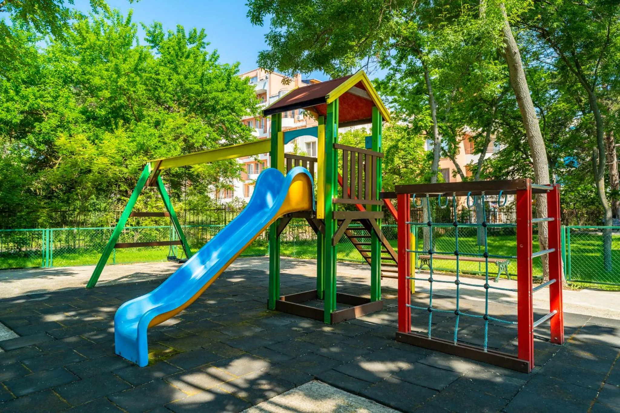 Communal lounge/ TV room in Festa Via Pontica