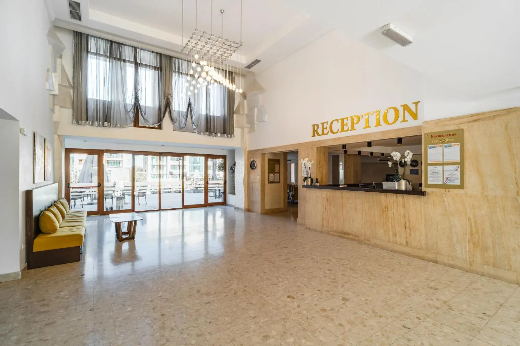 Property building in Festa Via Pontica Property building in Festa Via Pontica