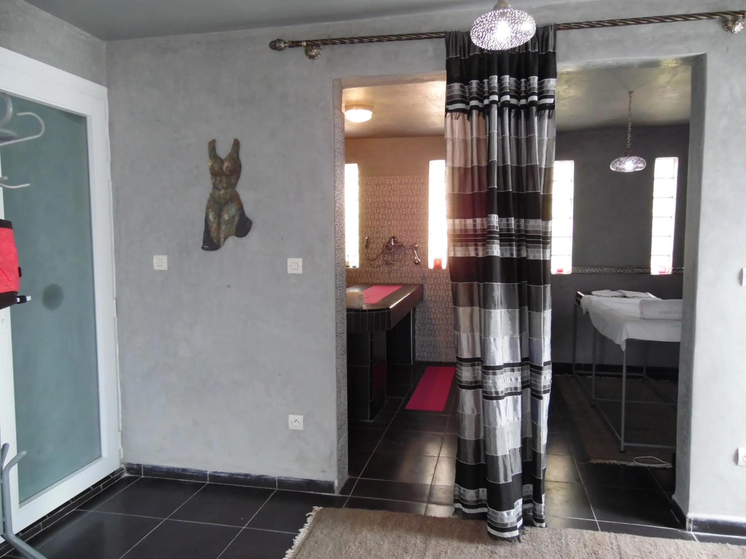 Sauna in Villa Daba By Zelia