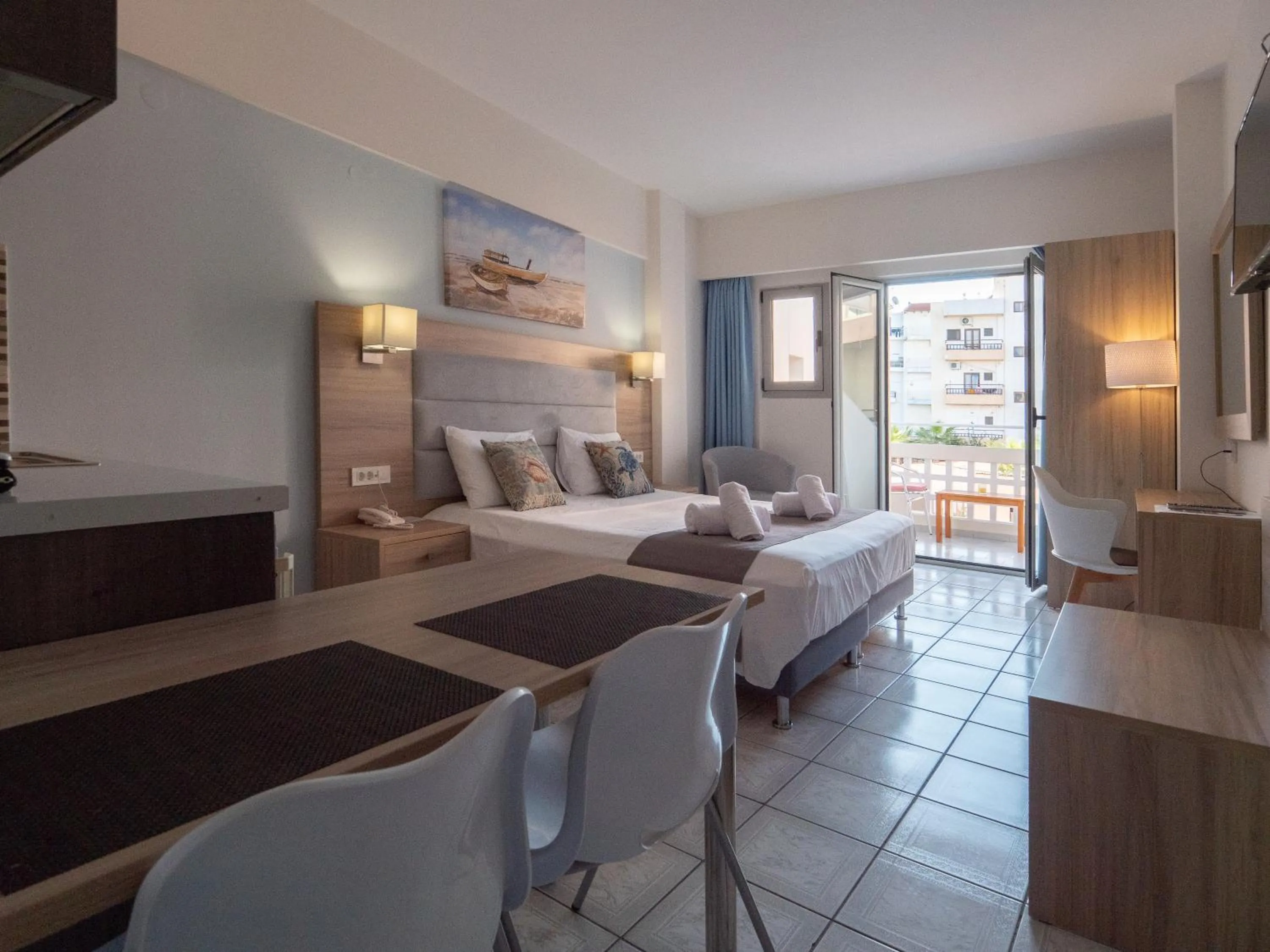 Photo of the whole room, Bed in Aristo Apts