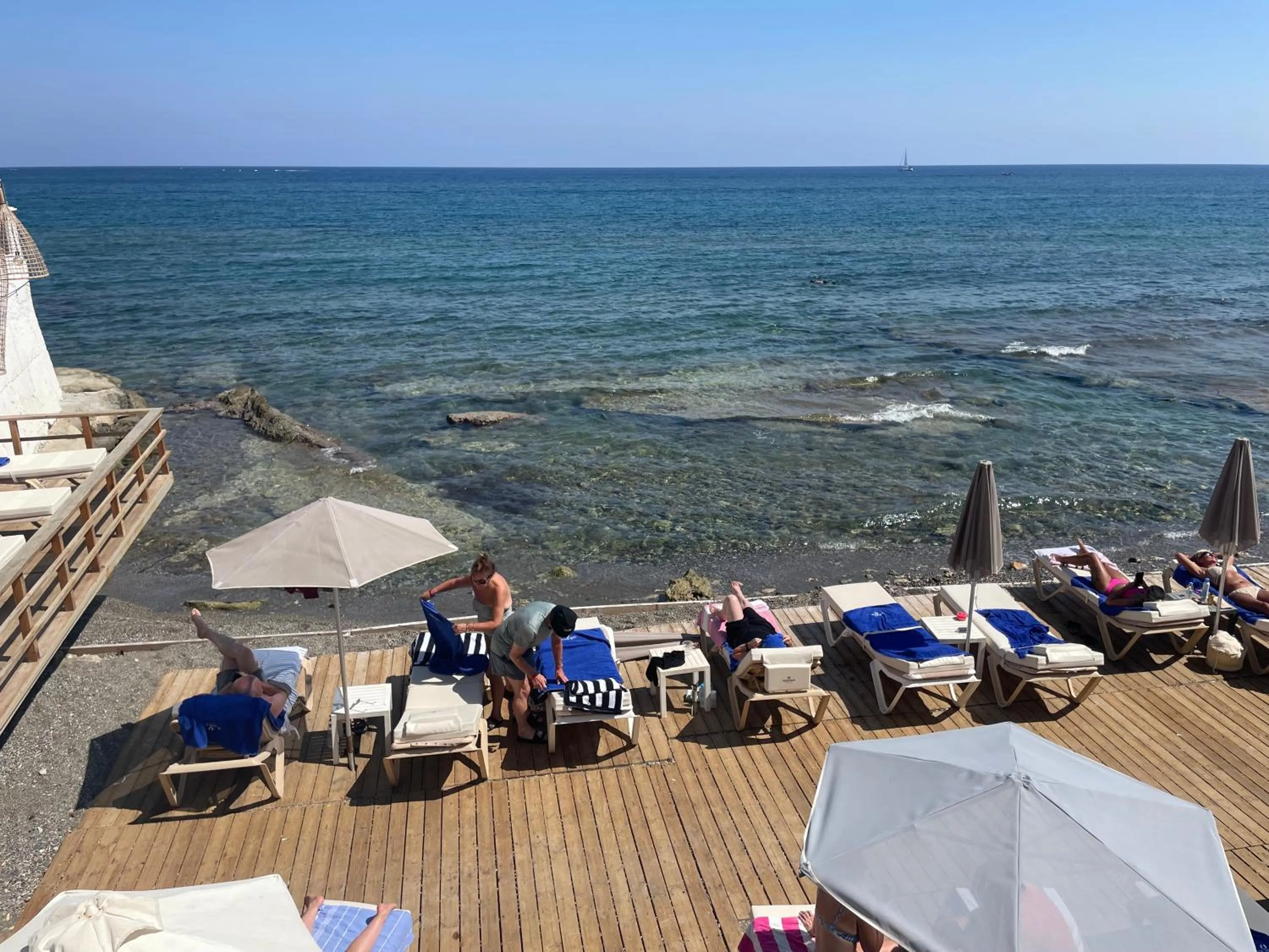 Beach in Aristo Apts