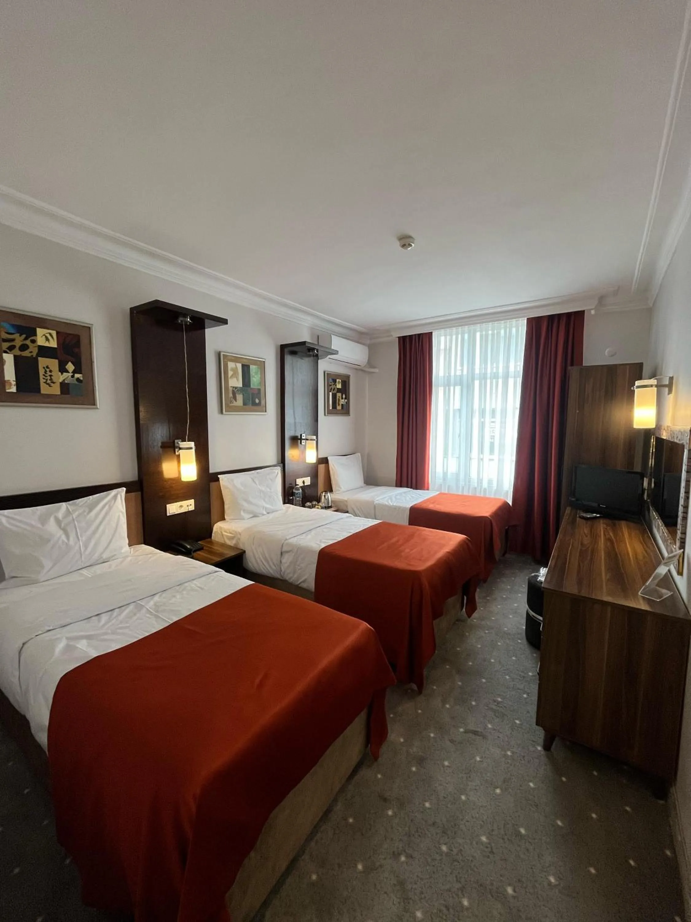 Bed in Hotel Topkapı