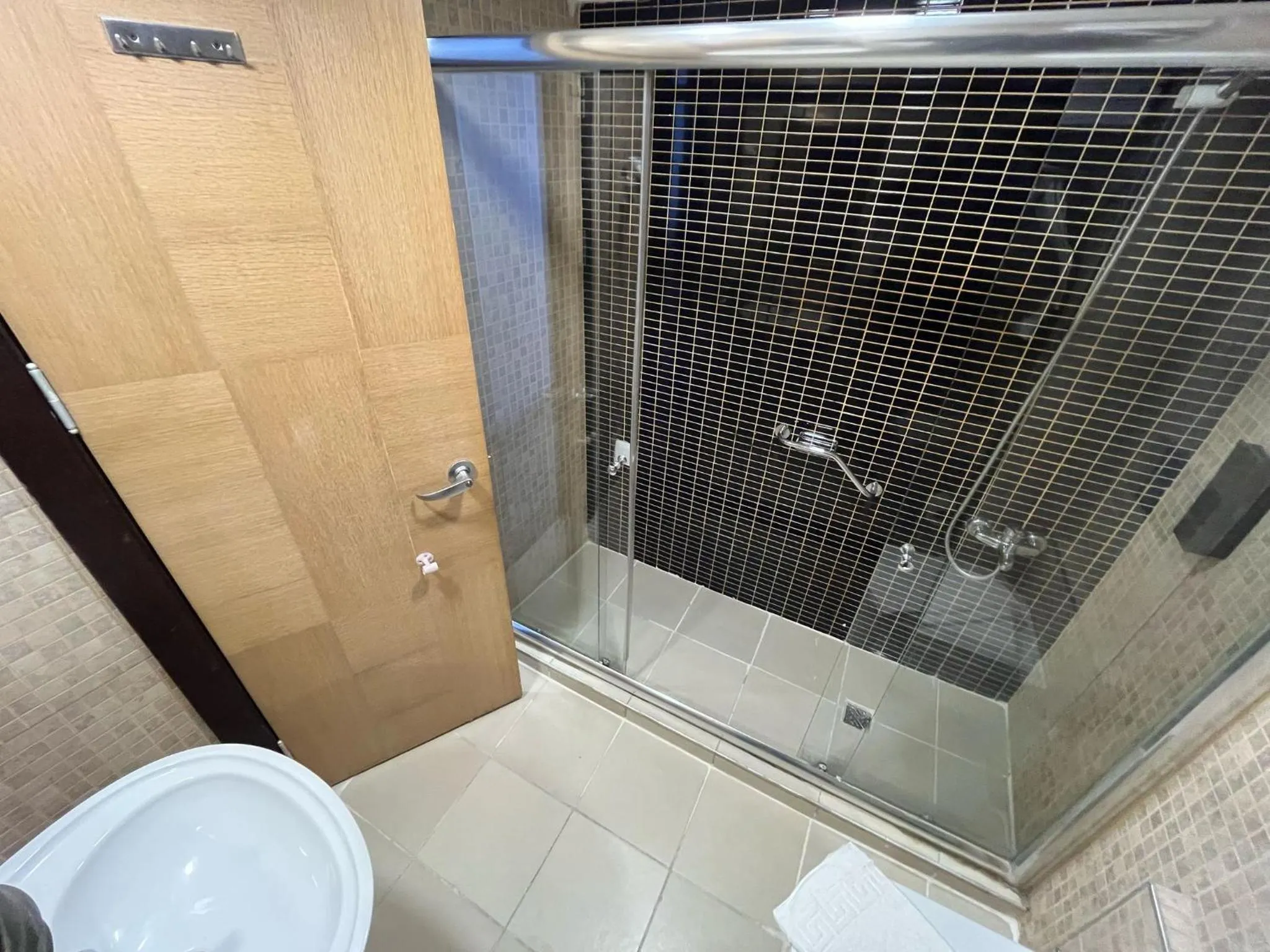 Shower in Hotel Topkapı