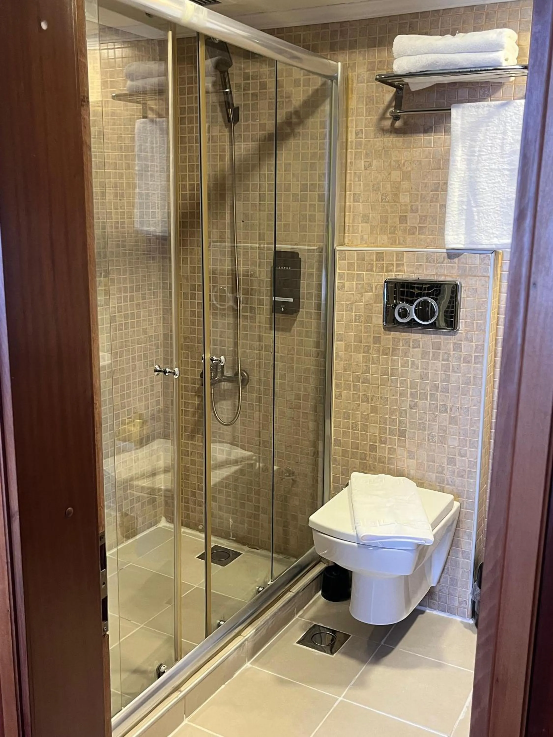 Toilet in Hotel Topkapı