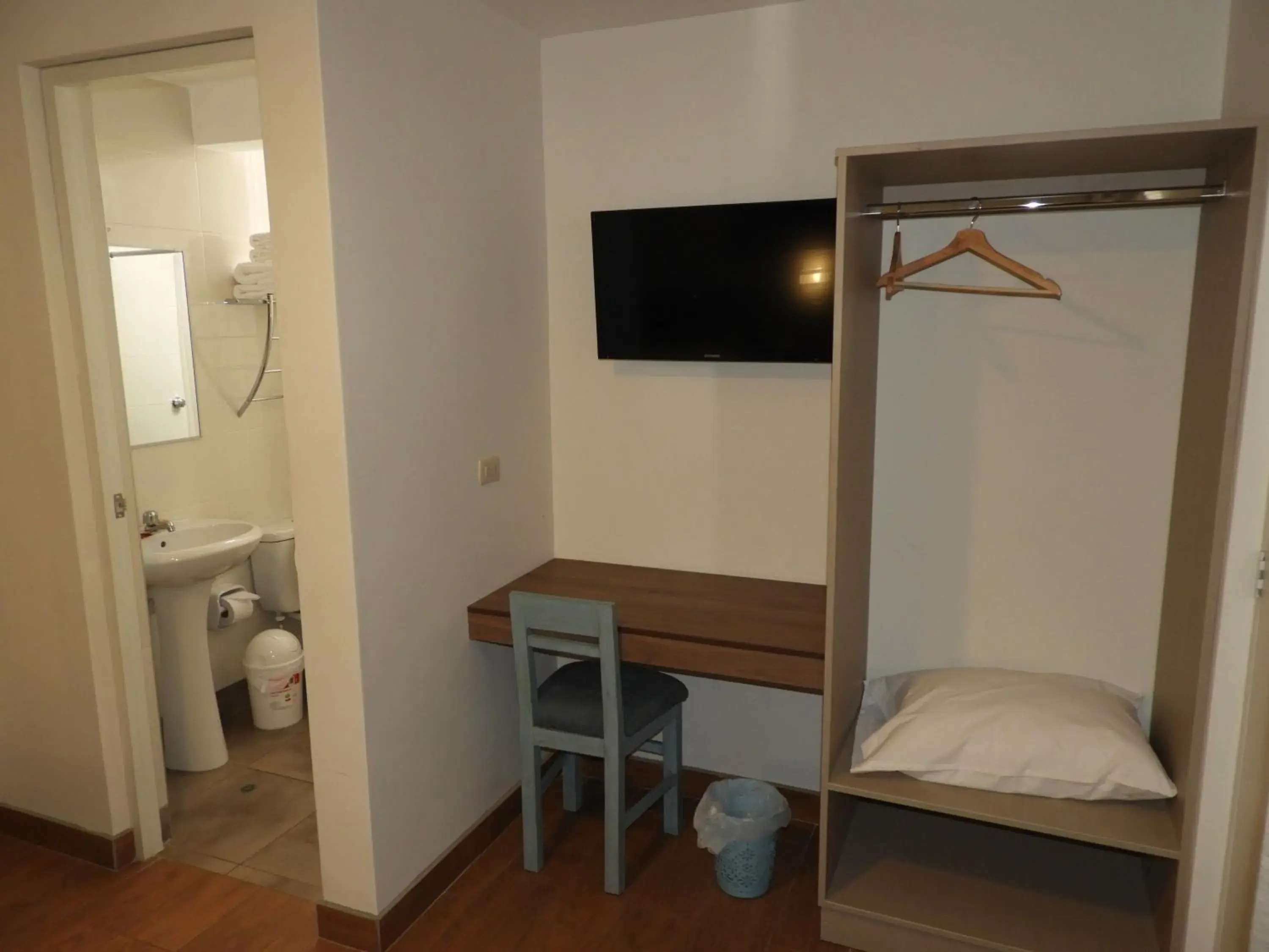 Standard Twin Room in Nice Inn Tacna Standard Twin Room in Nice Inn Tacna