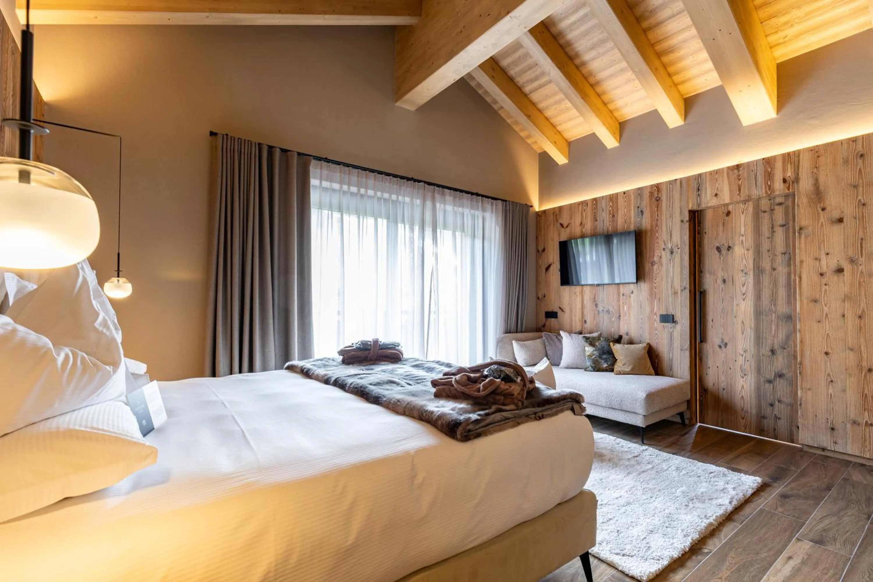 Bed in Paradise Lodge