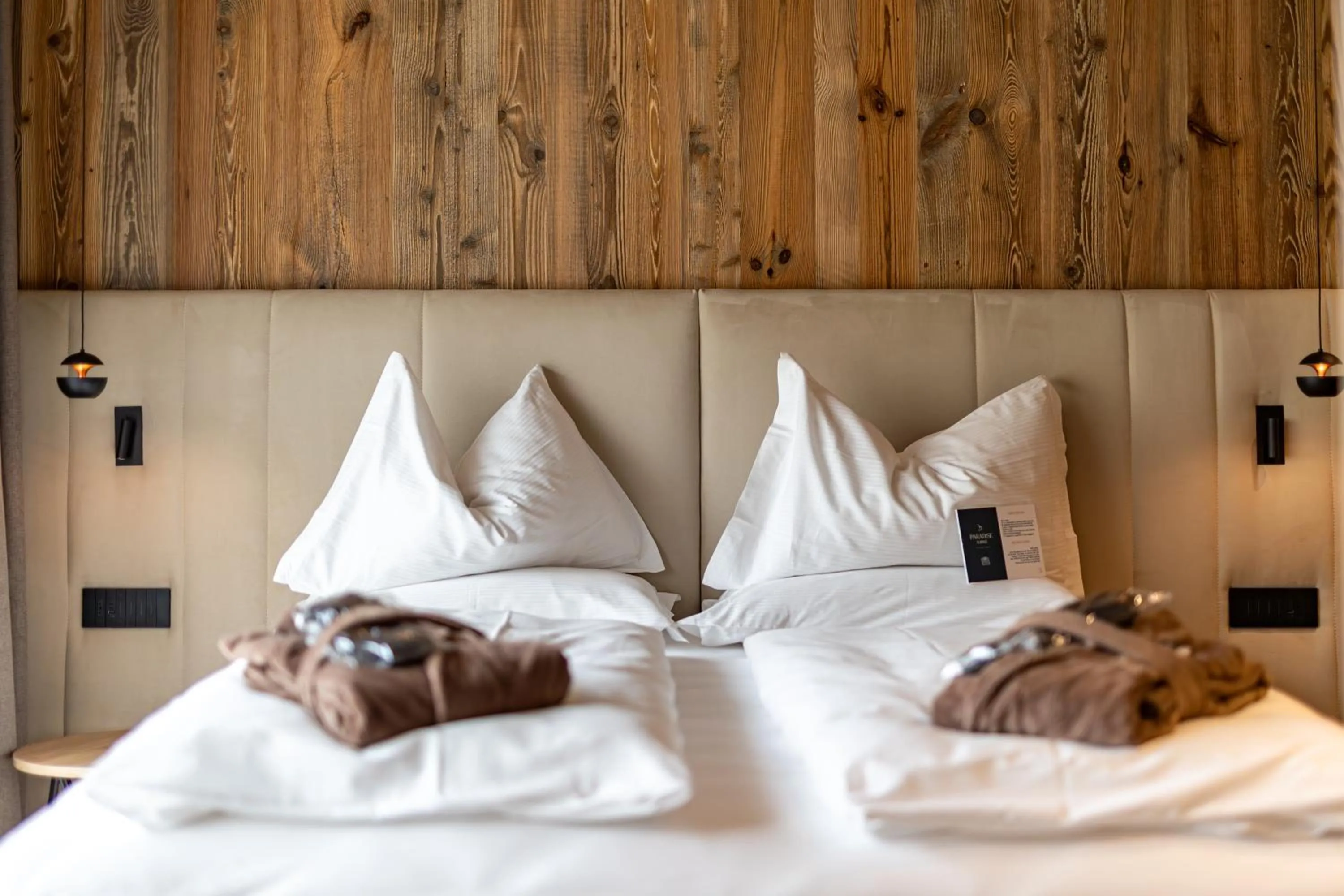 Bed in Paradise Lodge