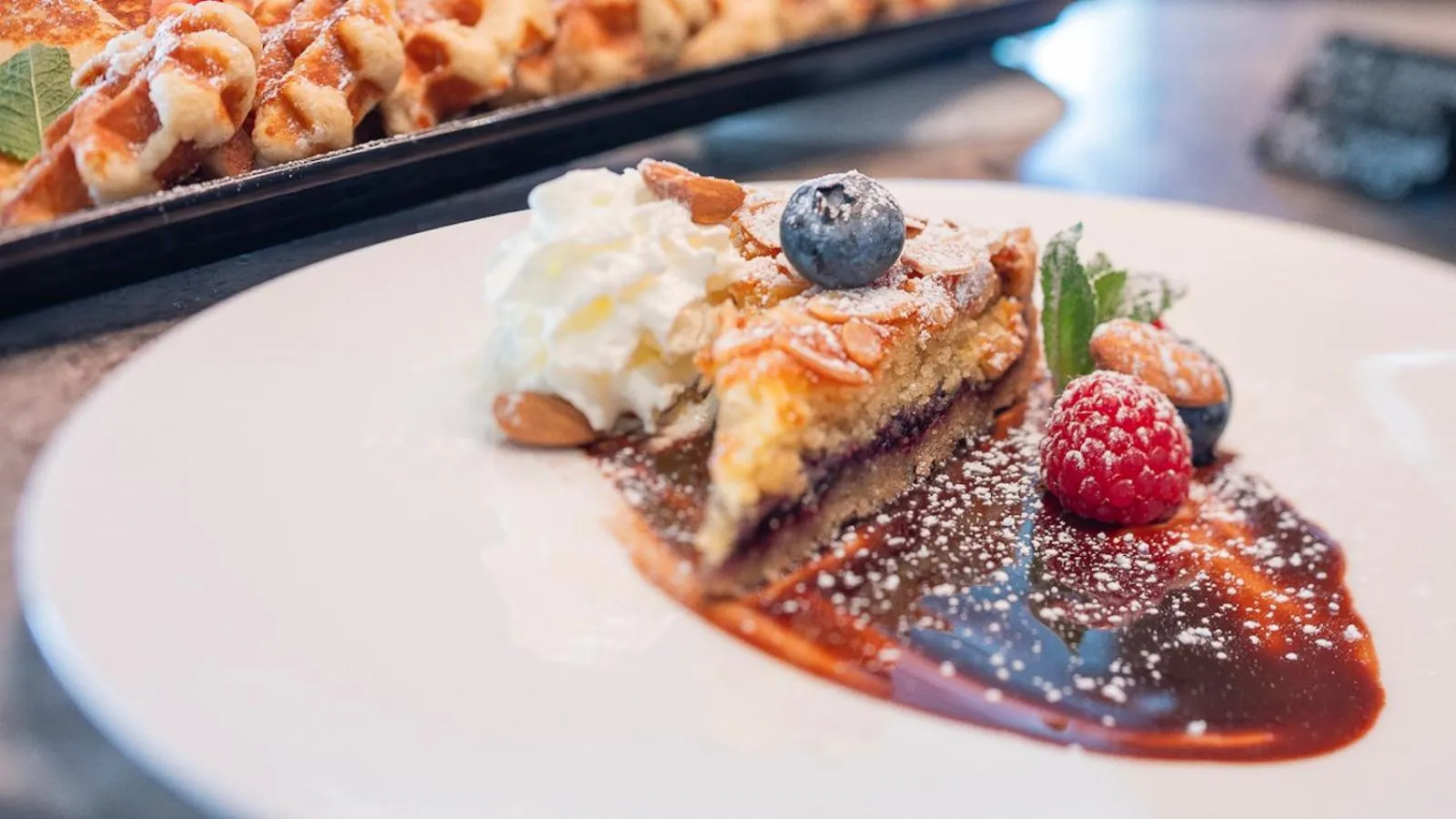 Food and drinks in Paradise Lodge