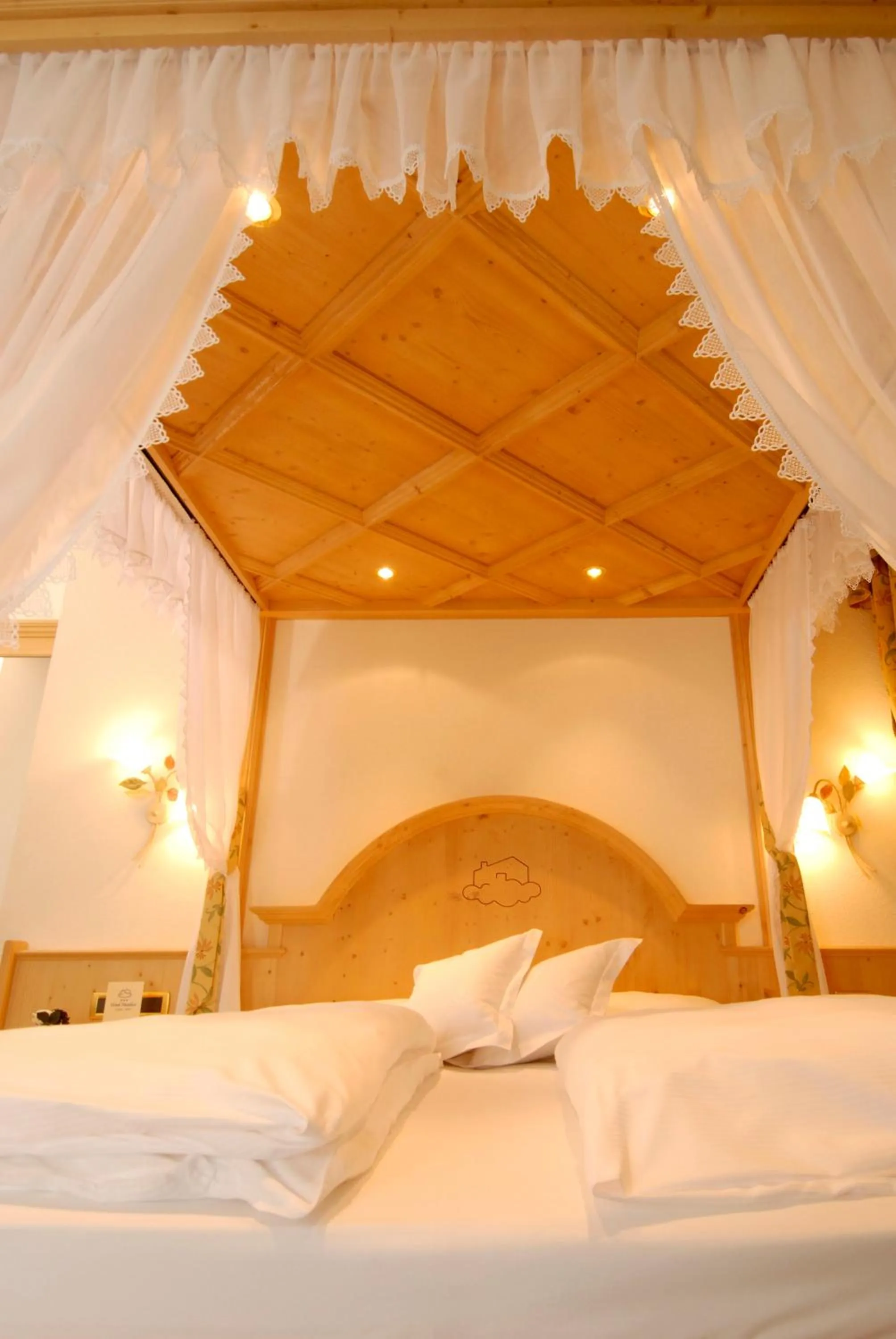 Bed in Paradise Lodge