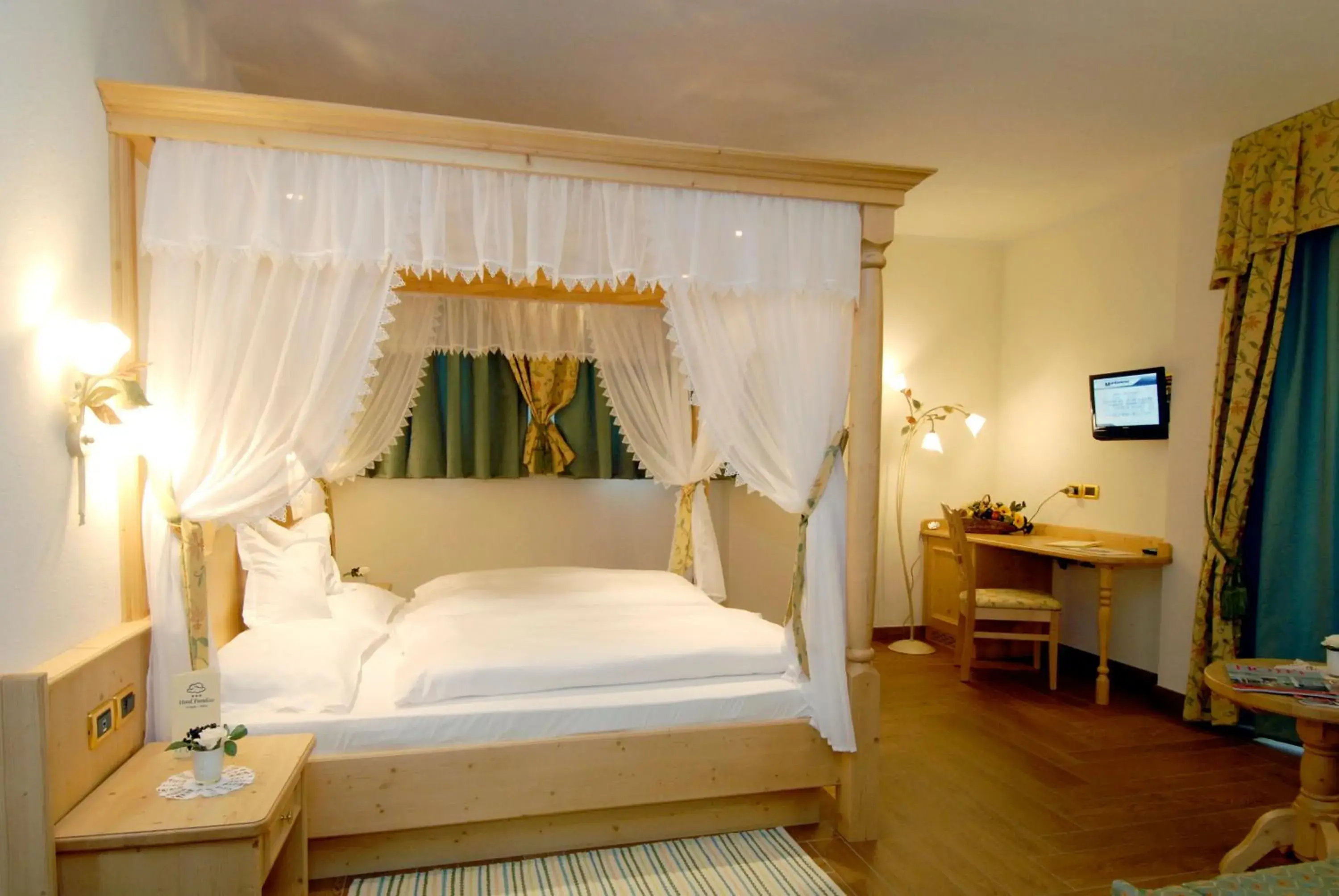 Deluxe Junior Suite with Terrace and Mountain View in Paradise Lodge Deluxe Junior Suite with Terrace and Mountain View in Paradise Lodge