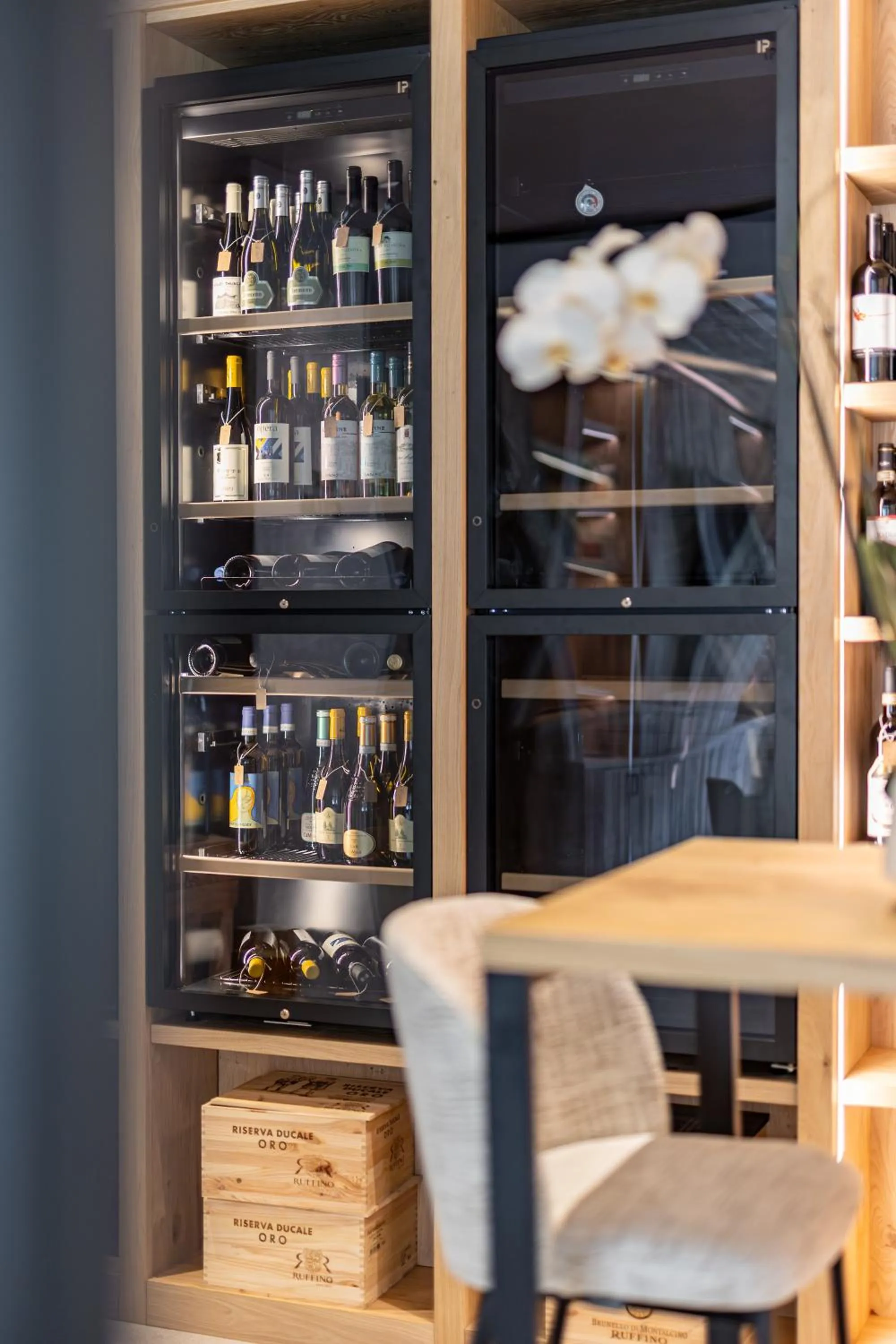 Restaurant/places to eat in Paradise Lodge