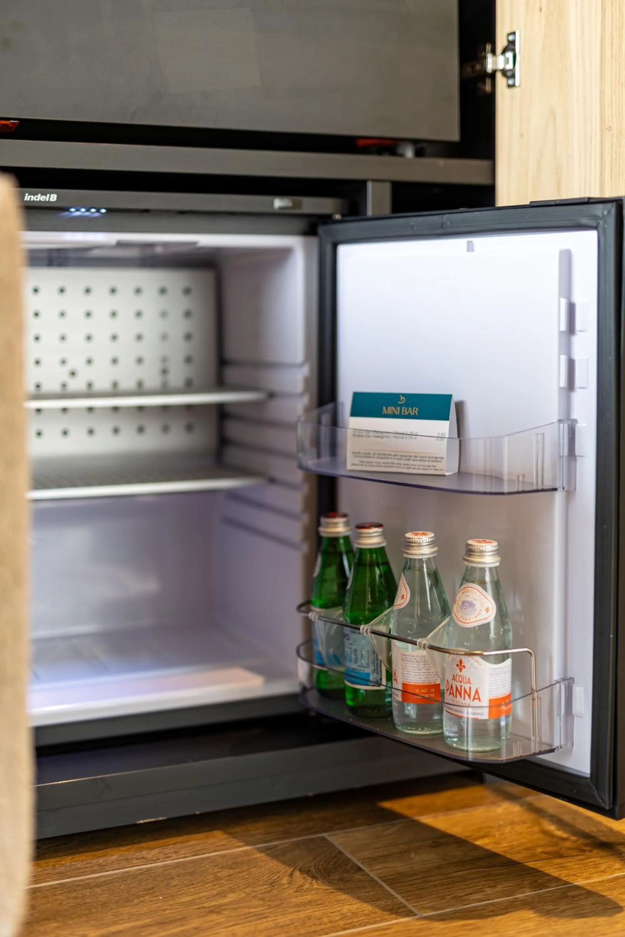 Food and drinks in Paradise Lodge