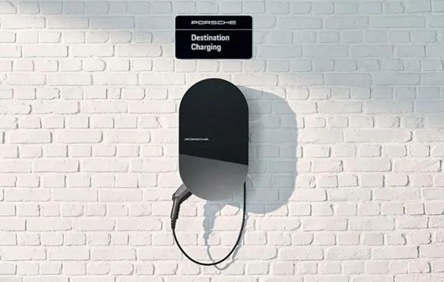 Parking in Paradise Lodge